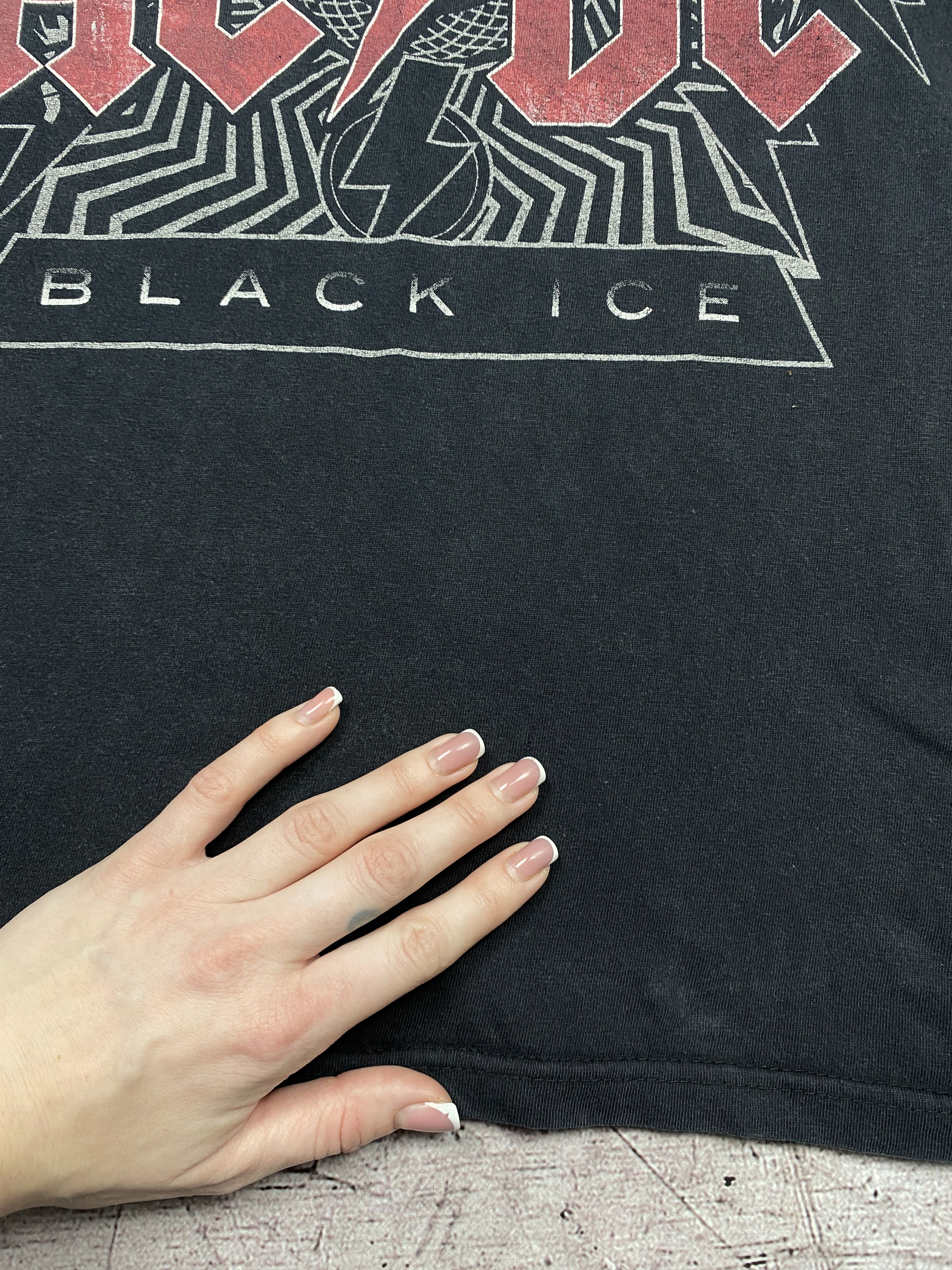 AC/DC × Band Tees Ac/Dc Black Ice Vintage Mens Rock Band T-Shirt Size US L / EU 52-54 / 3 - 4 Thumbnail