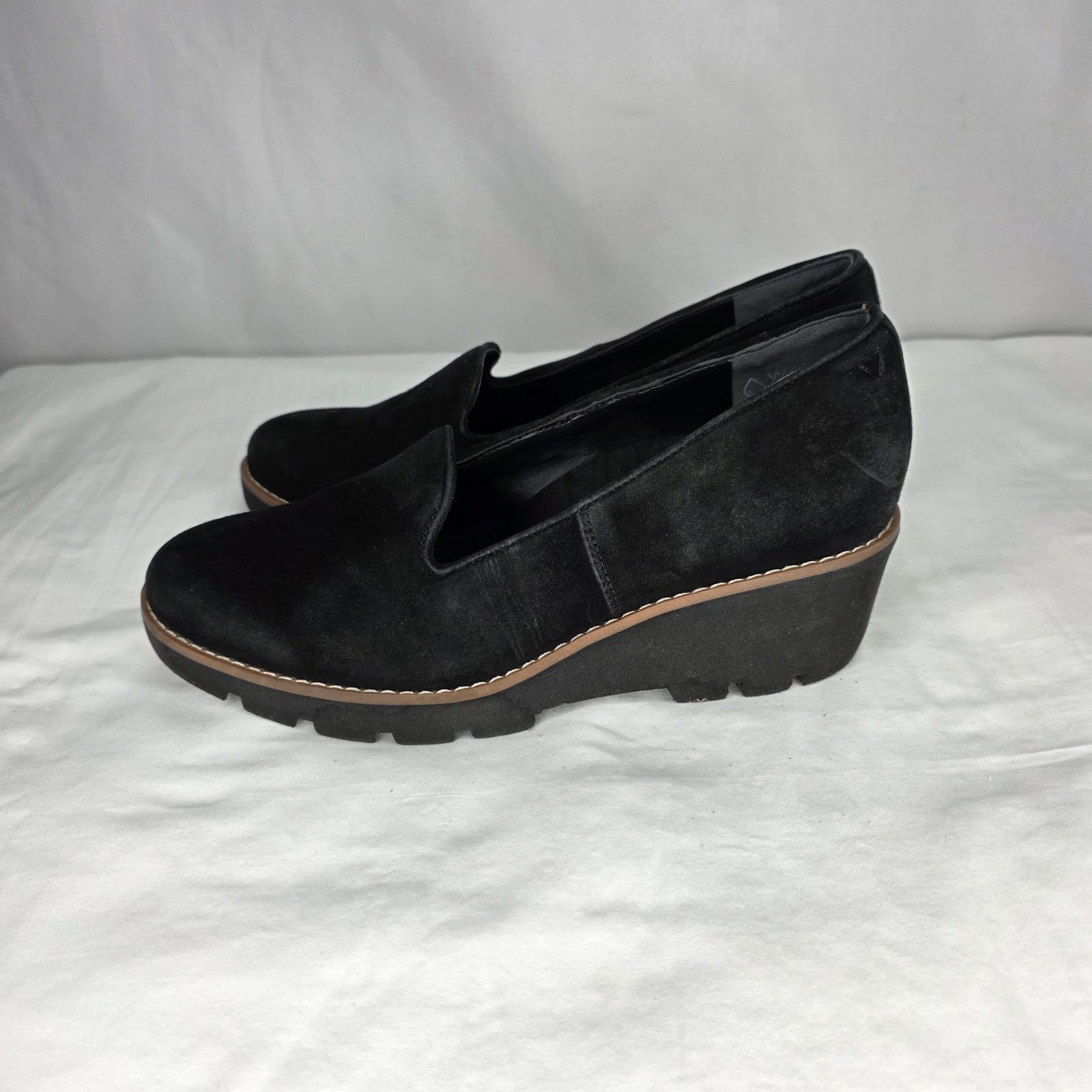 Vionic Vionic Black Suede Willa Chunky Wedge Round Toe Loafer Shoes Size US 7.5 / IT 37.5 - 8 Thumbnail