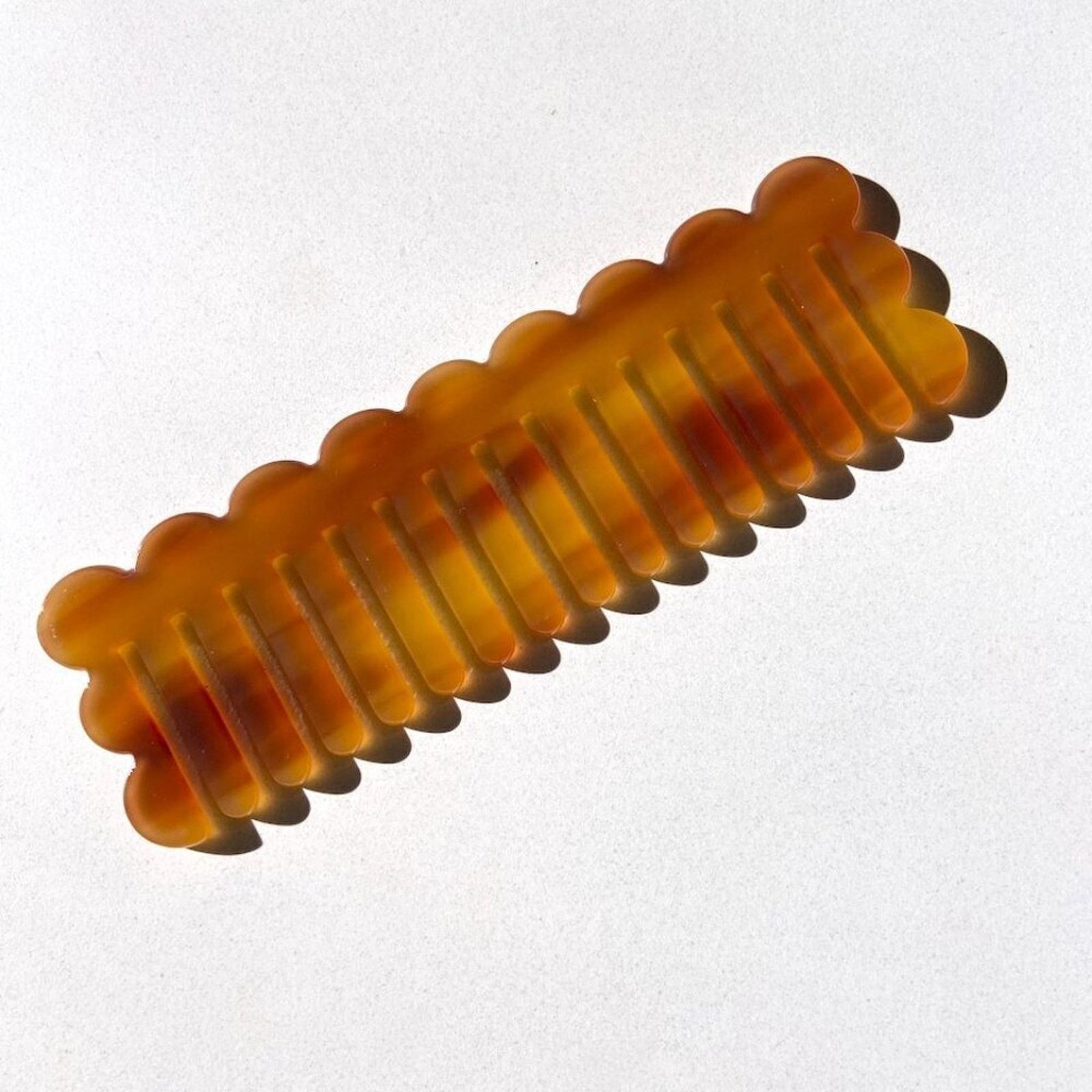 Anthropologie • A023 • NWT Honey Solar Eclipse Scalloped Acetate Hair Comb Size ONE SIZE - 1 Thumbnail