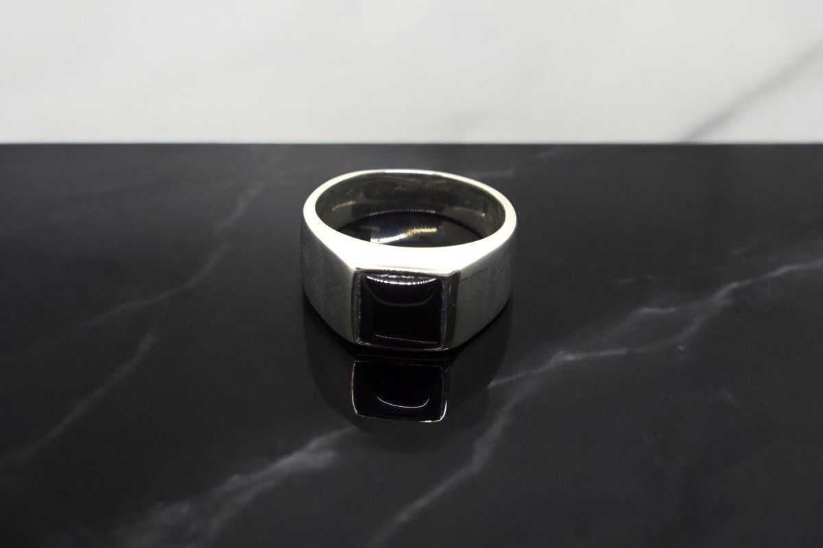 Jewelry × Sterling Silver Sterling Silver 925 Signet Ring with black onxy Size ONE SIZE - 1 Thumbnail