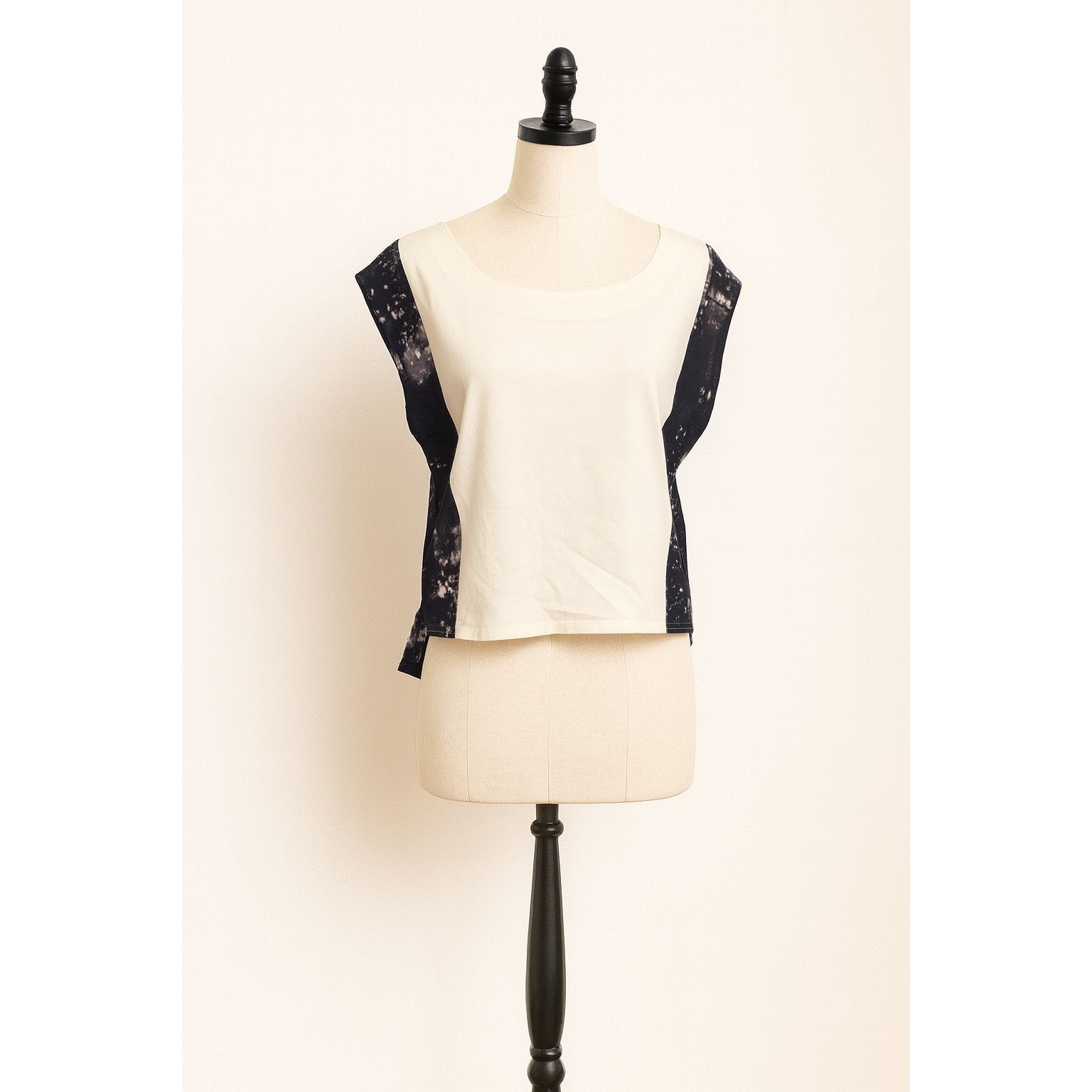 Other Lime & Vine Paneled Graphic Sleeveless Boxy Top High-Low Hem Size S / US 4 / IT 40 - 1 Thumbnail