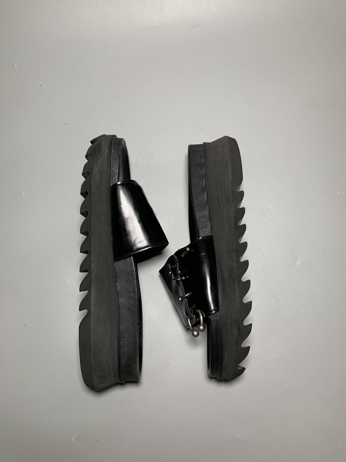 Sacai SACAI SS22 BLACK PIERCED LEATHER SANDALS Size US 10 / EU 43 - 9 Thumbnail