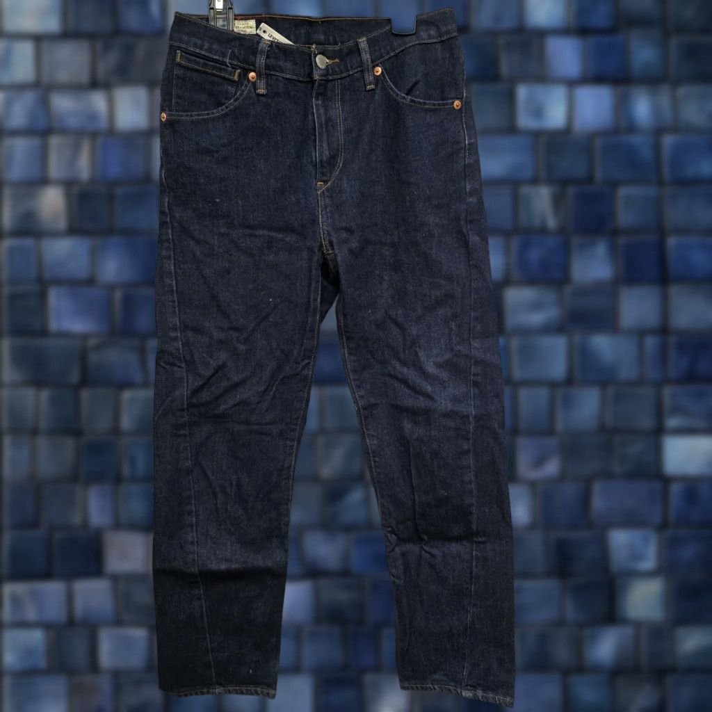 Levi's VINTAGE Levi’s Engineered Patch Crop Jeans High Rise 25 Womens 24" Inseam 5-Pocket Denim Blue Cotton Blend Jeans Size 42" / US 20 - 1 Thumbnail