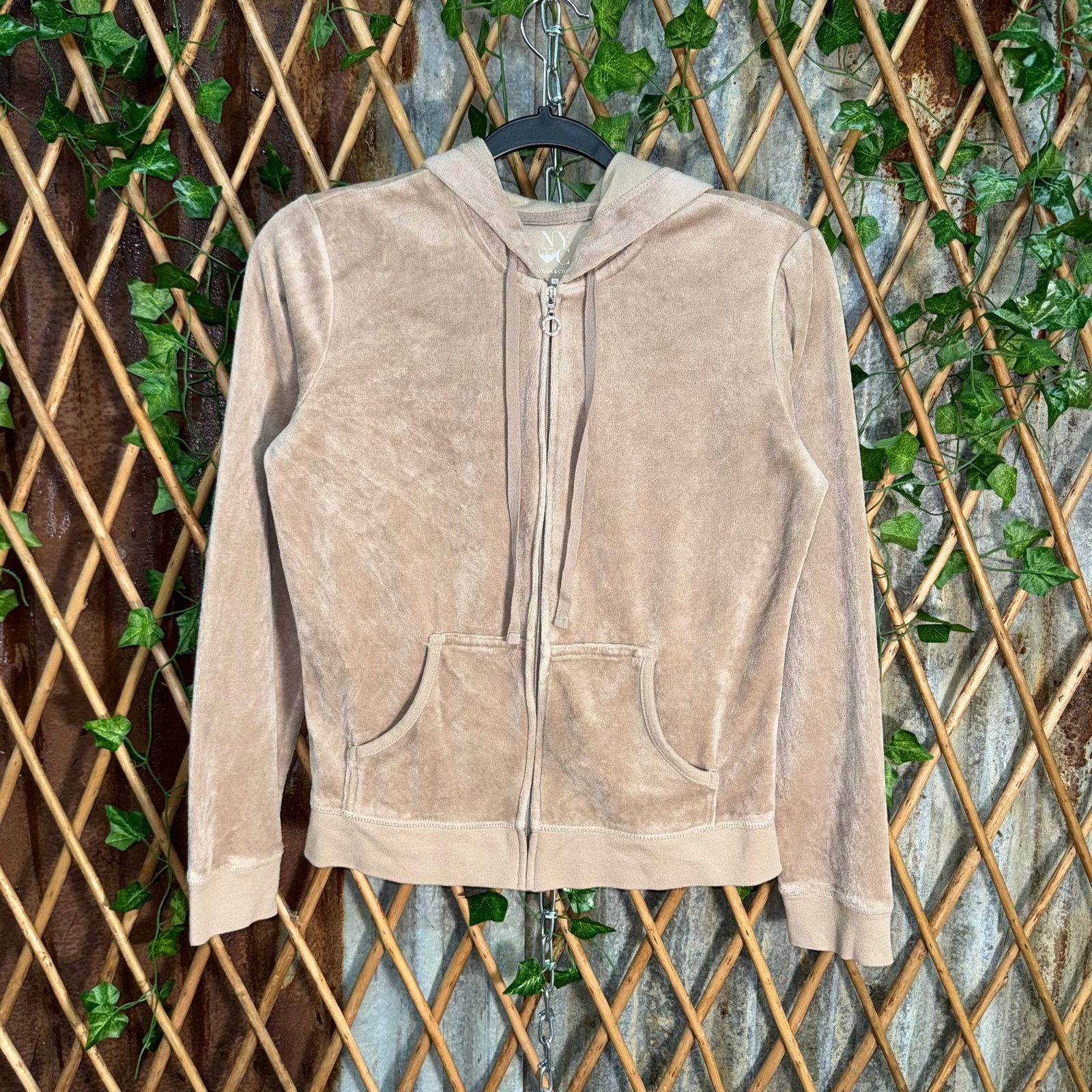 Vintage Vintage Y2K nyc velour juicy style 2000s femme zip up hoodie Size S / US 4 / IT 40 - 1 Thumbnail
