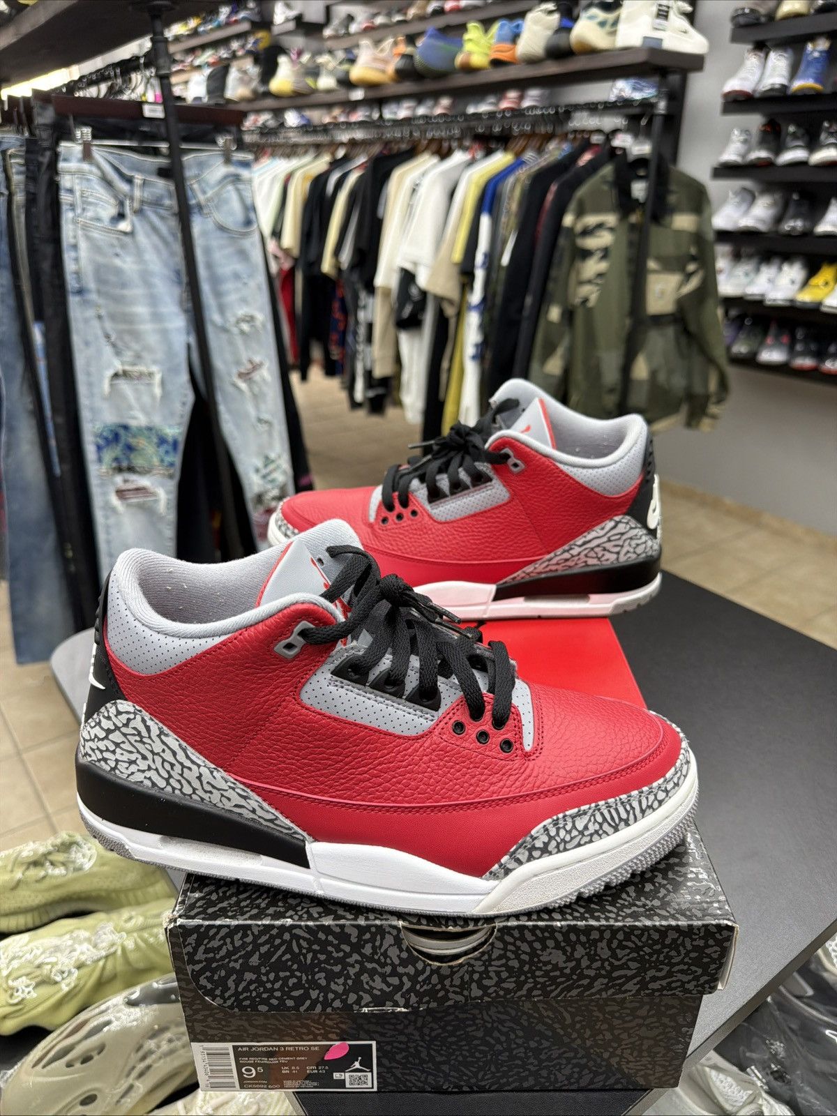 Jordan Brand Air Jordan 3 Retro SE Fire Red Mens Size 9.5 Super Clean Size US 9.5 / EU 42-43 - 2 Thumbnail