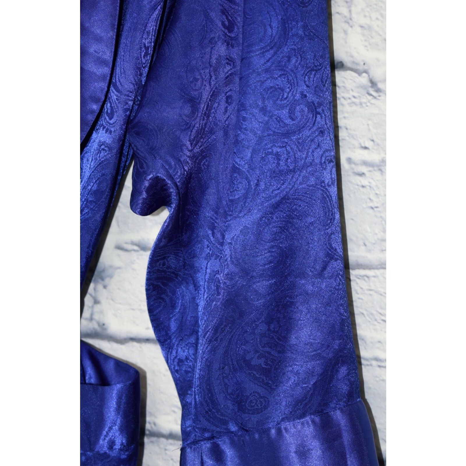 Vintage VINTAGE Frederick's Of Hollywood Satin Robe With Belt M Purple Paisley Robe Womens Size ONE SIZE - 5 Thumbnail