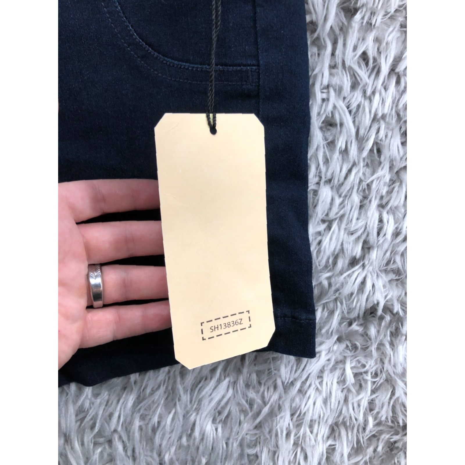 Denime Boom Boom Jeans Boyfriend Shorts Juniors Size 11 Dark Wash Blue Denim Short Size 32" / US 10 / IT 46 - 5 Thumbnail