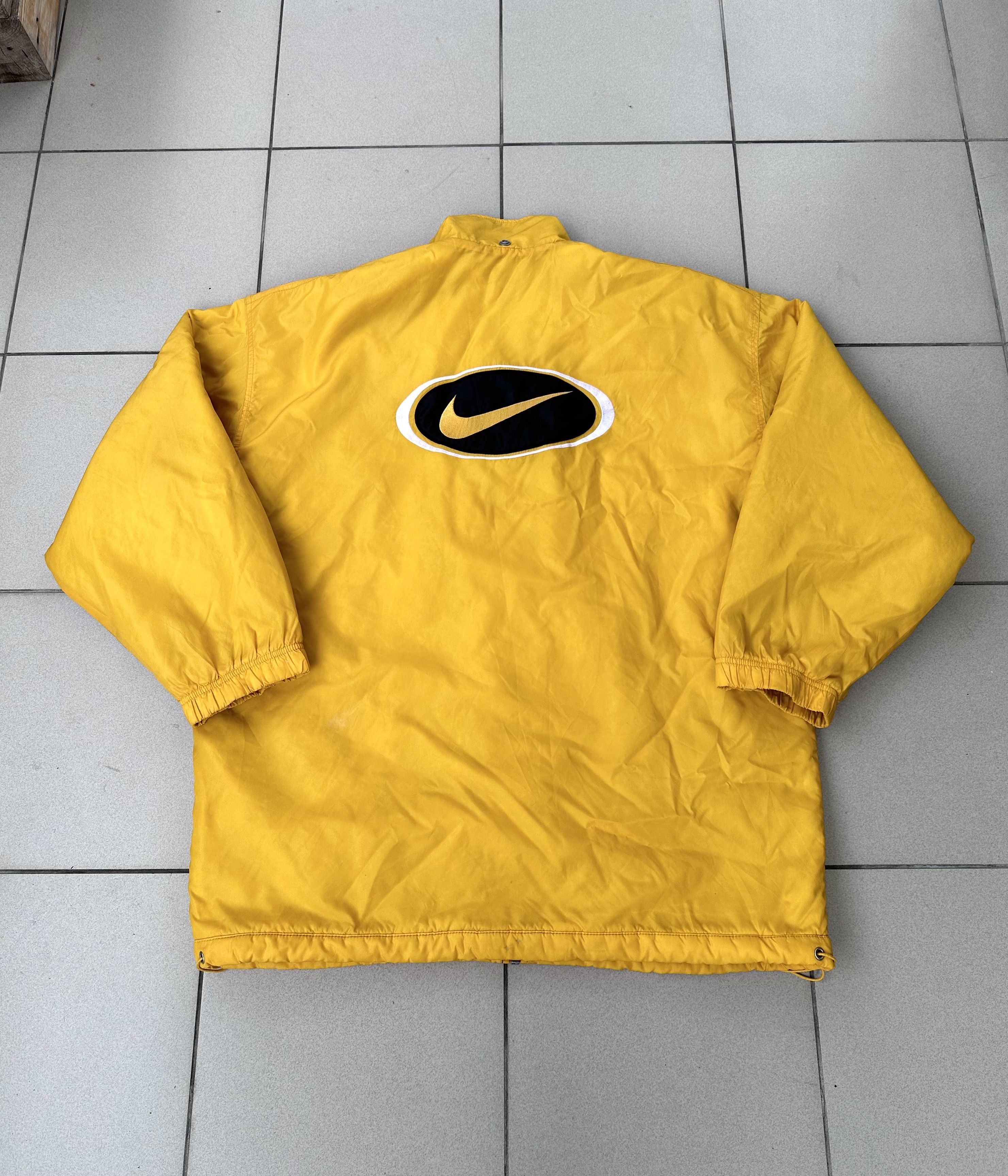 Nike Vintage Nike jacket 90s swoosh windbreaker boxy Size US L / EU 52-54 / 3 - 1 Thumbnail
