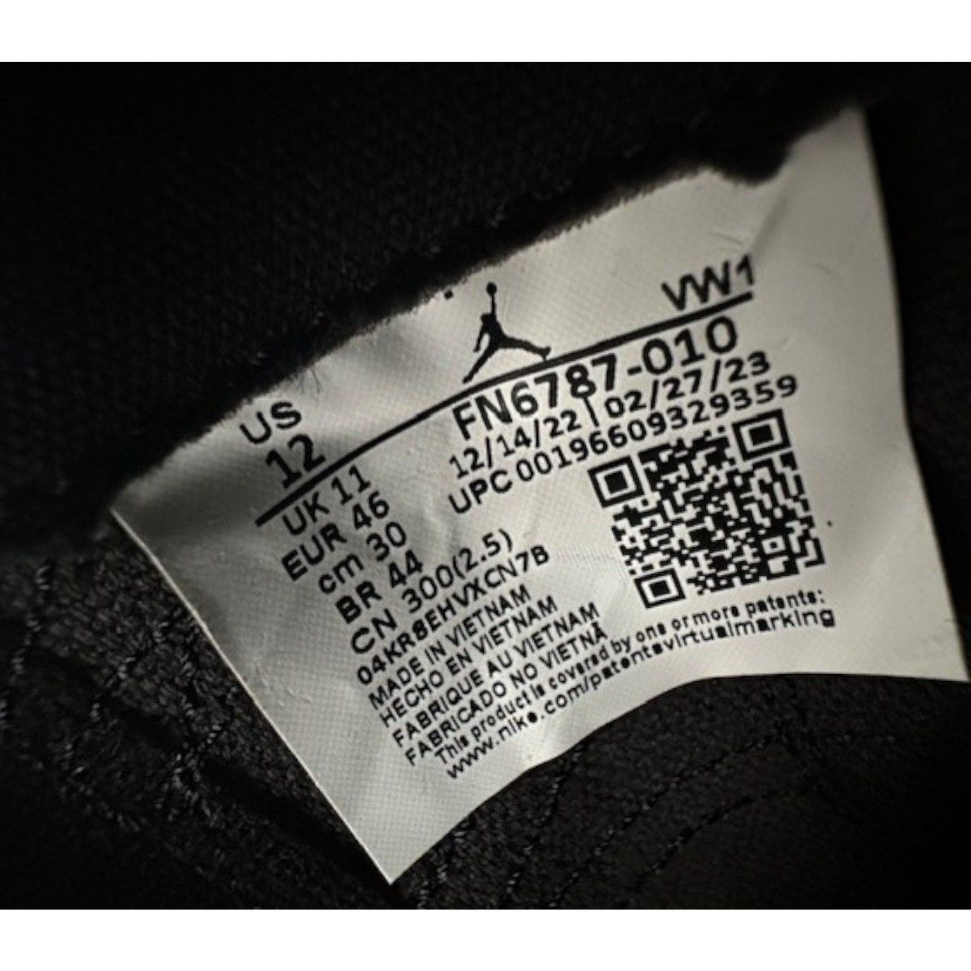 Nike Nike Air Jordan 11 CMFT Low Black-White FN6787-010 Jump Man Size US 12 / EU 45 - 4 Thumbnail