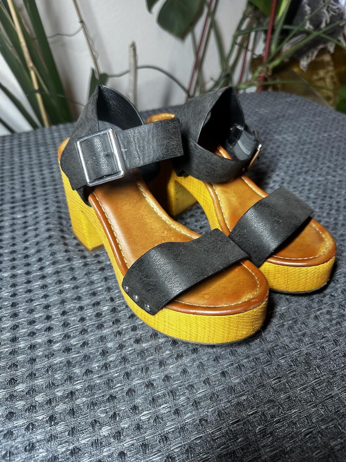 Unknown London Black and Yellow Platform Block Heel Sandals Size US 7.5 / IT 37.5 - 1 Thumbnail