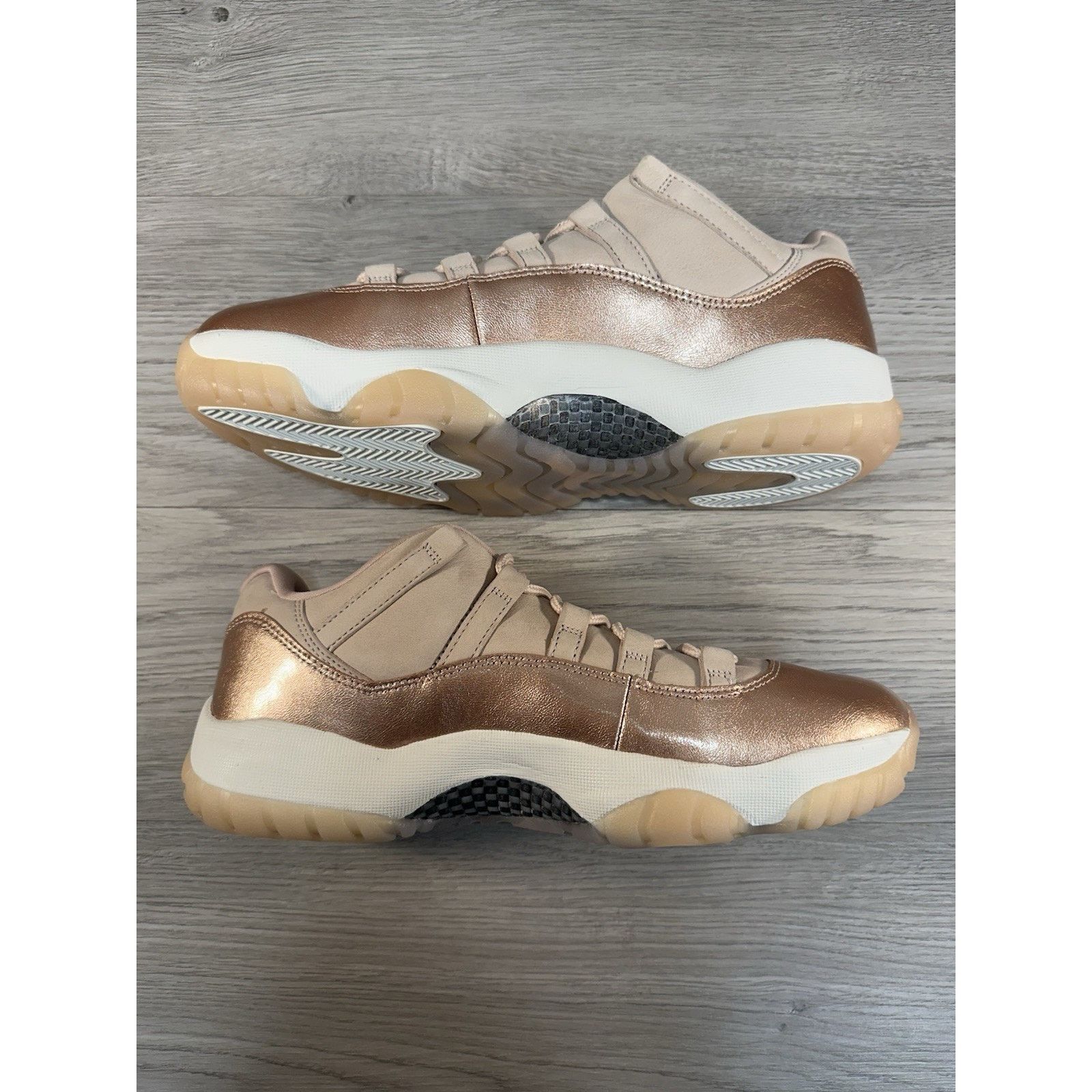 Jordan Brand Air Jordan 11 Retro Low Rose Gold W - Size 10.5w/9m Size US 10.5 / IT 40.5 - 3 Thumbnail