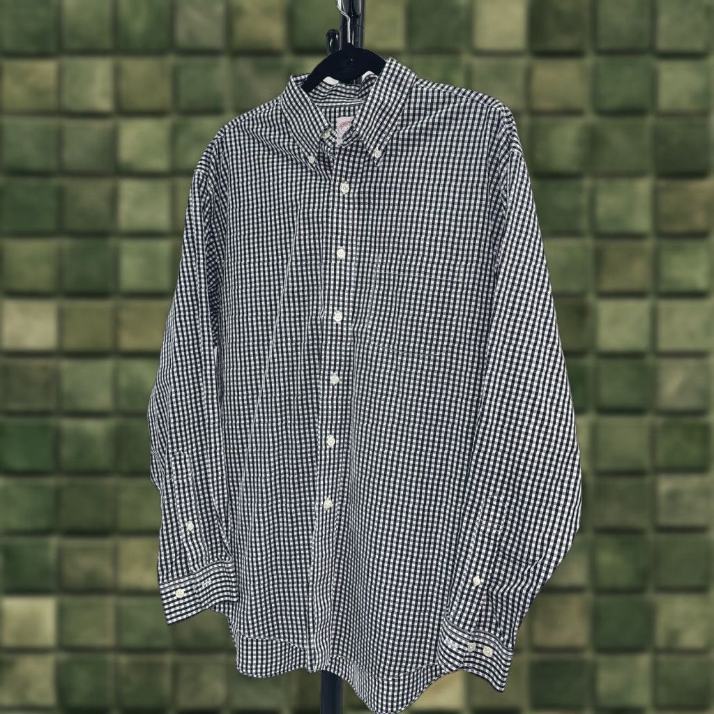 Brooks Brothers VINTAGE Brooks Brothers Men's Check Button-Up Collared Shirt Large Black and White Shirt Mens Vintage 80s 90s Business Size US L / EU 52-54 / 3 - 1 Thumbnail