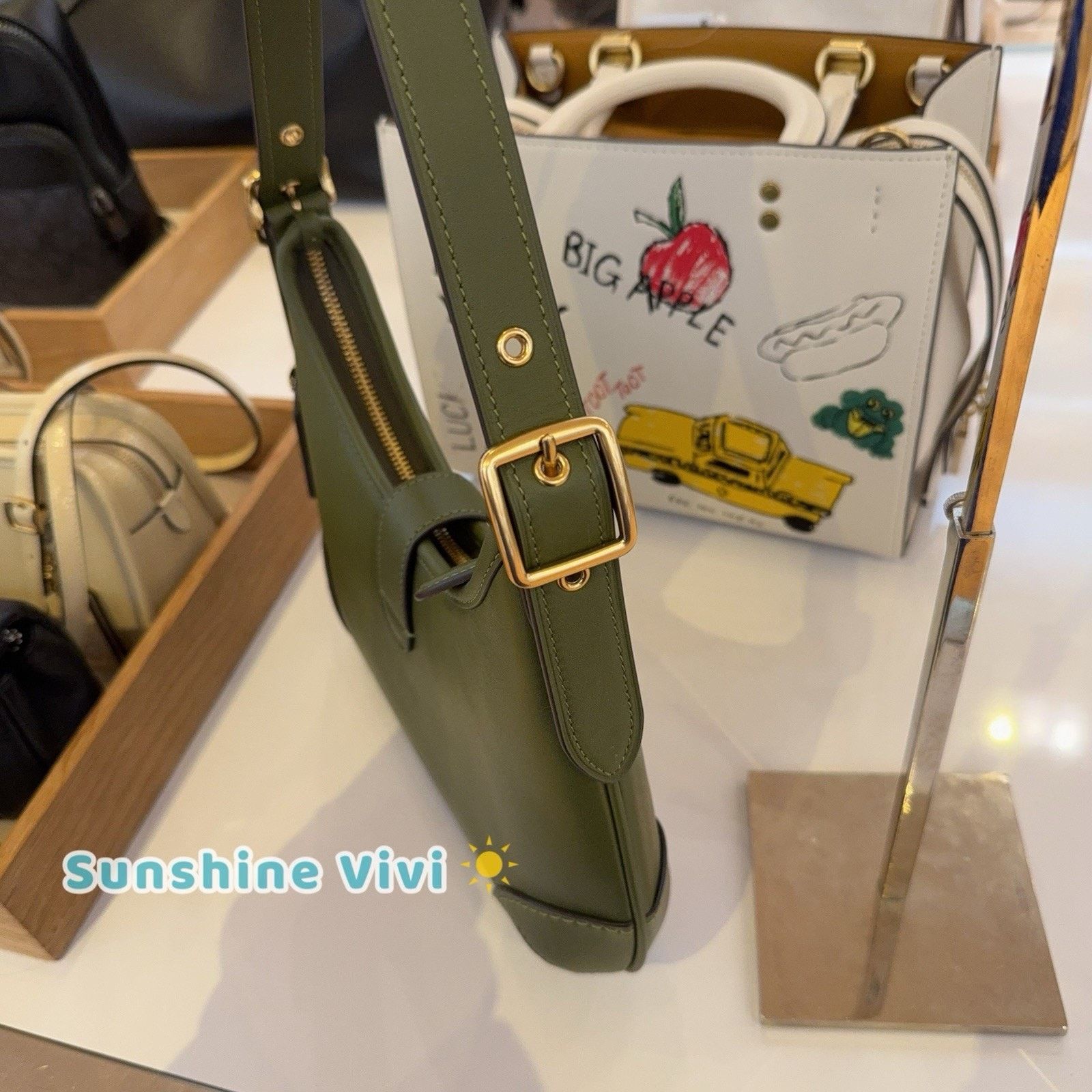 Coach NWT Coach Hamptons Hobo Bag Shoulder Bag Olive CW642 Size ONE SIZE - 4 Thumbnail