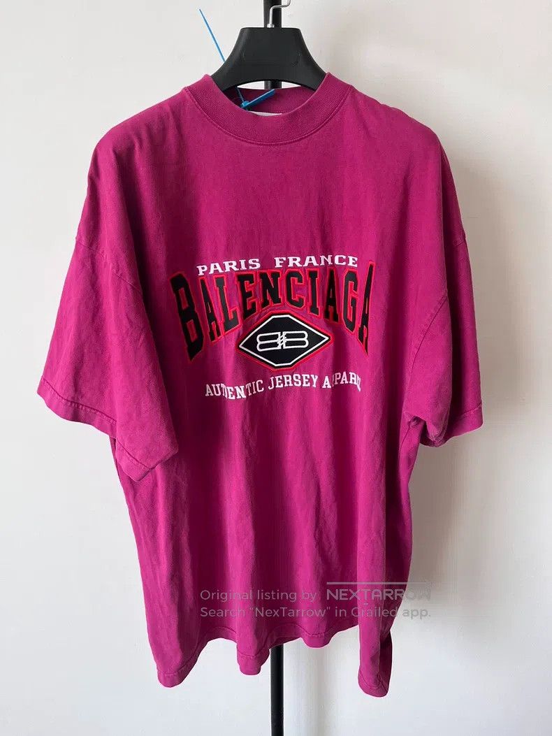 Balenciaga Balenciaga Batman Logo Letter Retro Distressed Short Sleev Size US S / EU 44-46 / 1 - 1 Thumbnail
