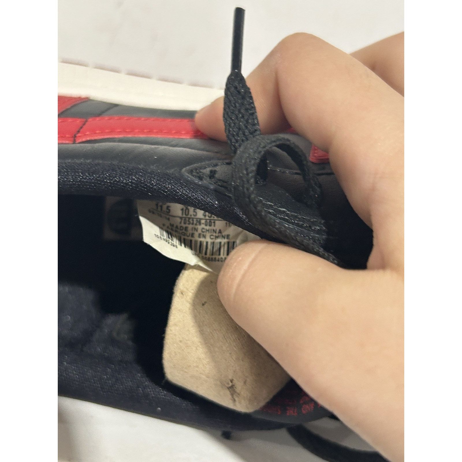 Nike JORDAN 1 RETRO LOW BRED 2015 SIZE 11.5 PREOWNED Size US 11.5 / EU 44-45 - 7 Thumbnail