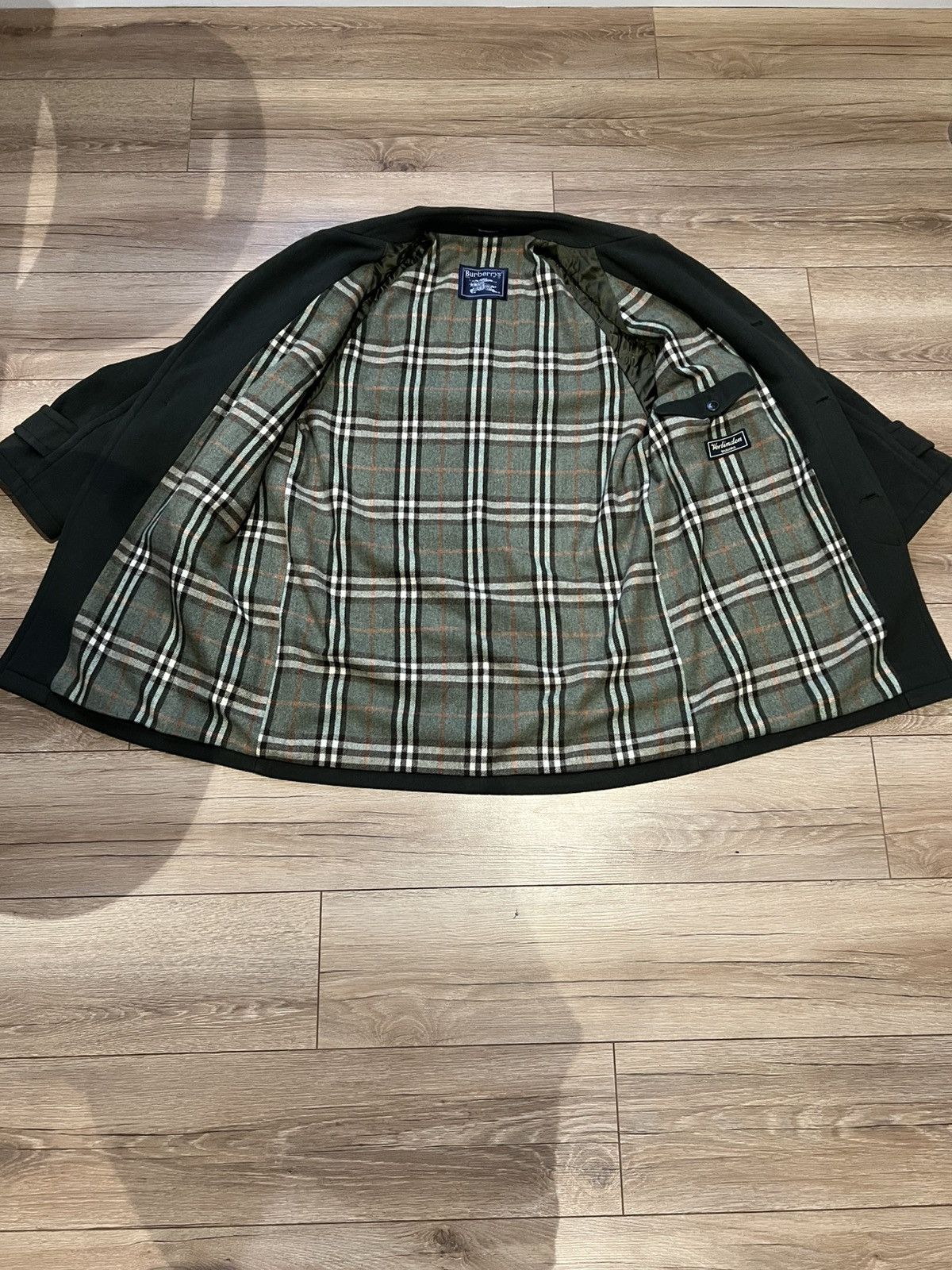 Burberry Vintage Burberrys' Wool Car Coat - Size L (Pre-2000s) Size US L / EU 52-54 / 3 - 4 Thumbnail