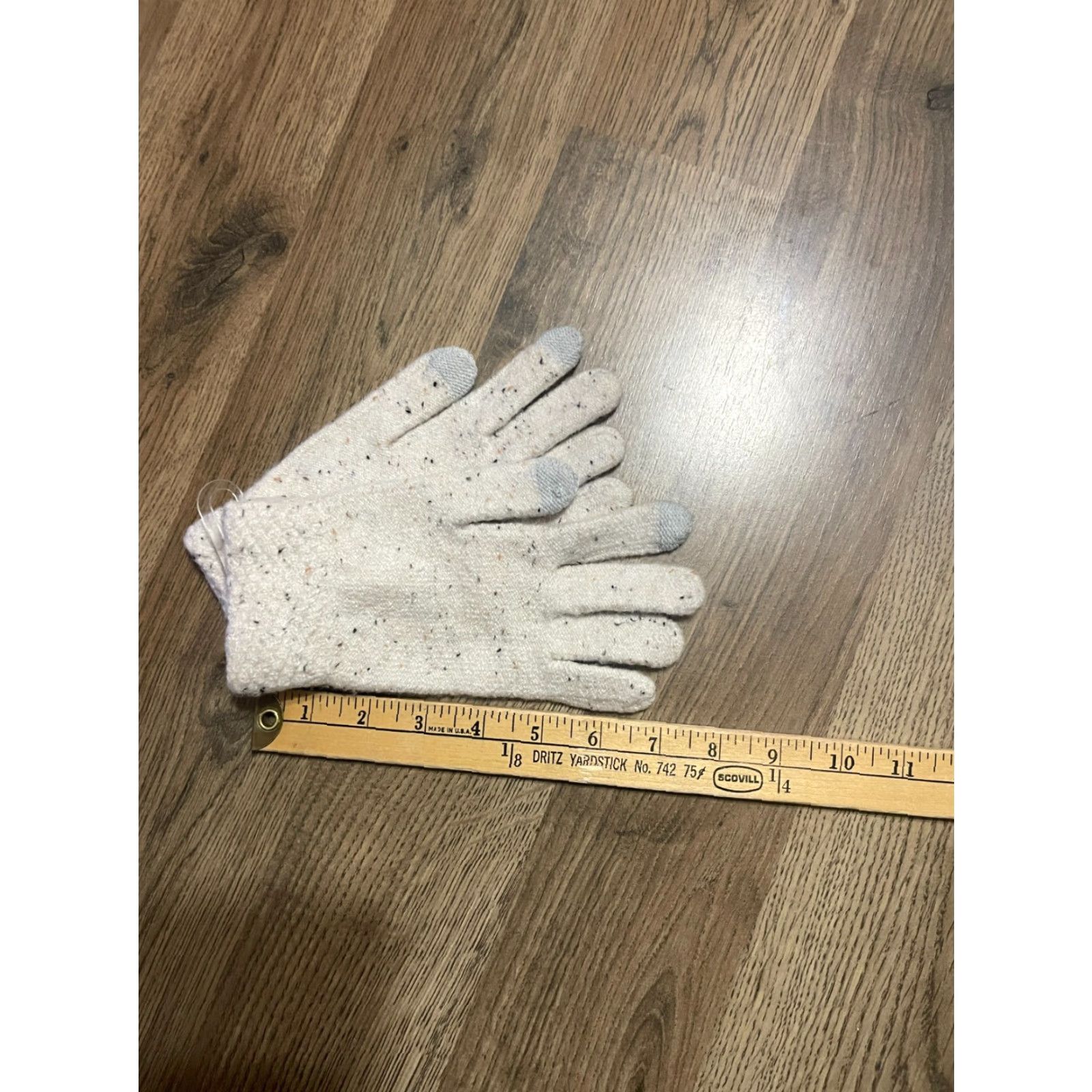 Vintage Universal Thread Gloves Women's One Size Gray Touchscreen Compatible NWT Size ONE SIZE - 4 Thumbnail