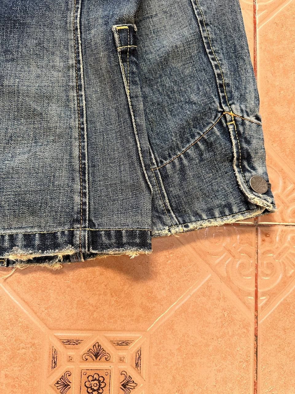 Levi's Vintage Clothing Levis Thrashed Sun Faded Denim Jacket Size US S / EU 44-46 / 1 - 18 Thumbnail