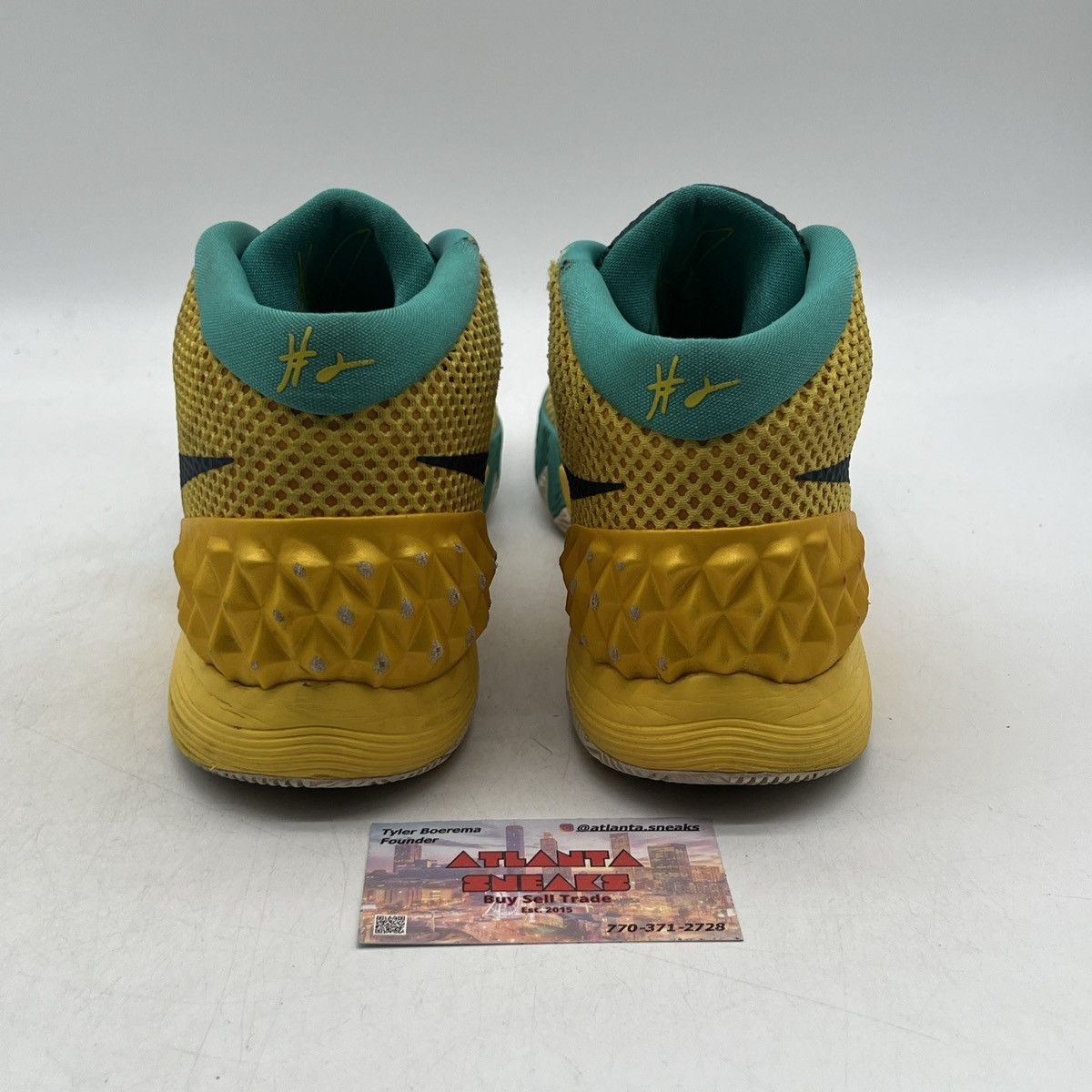 Nike Kyrie 1 letterman Size US 13 / EU 46 - 3 Thumbnail