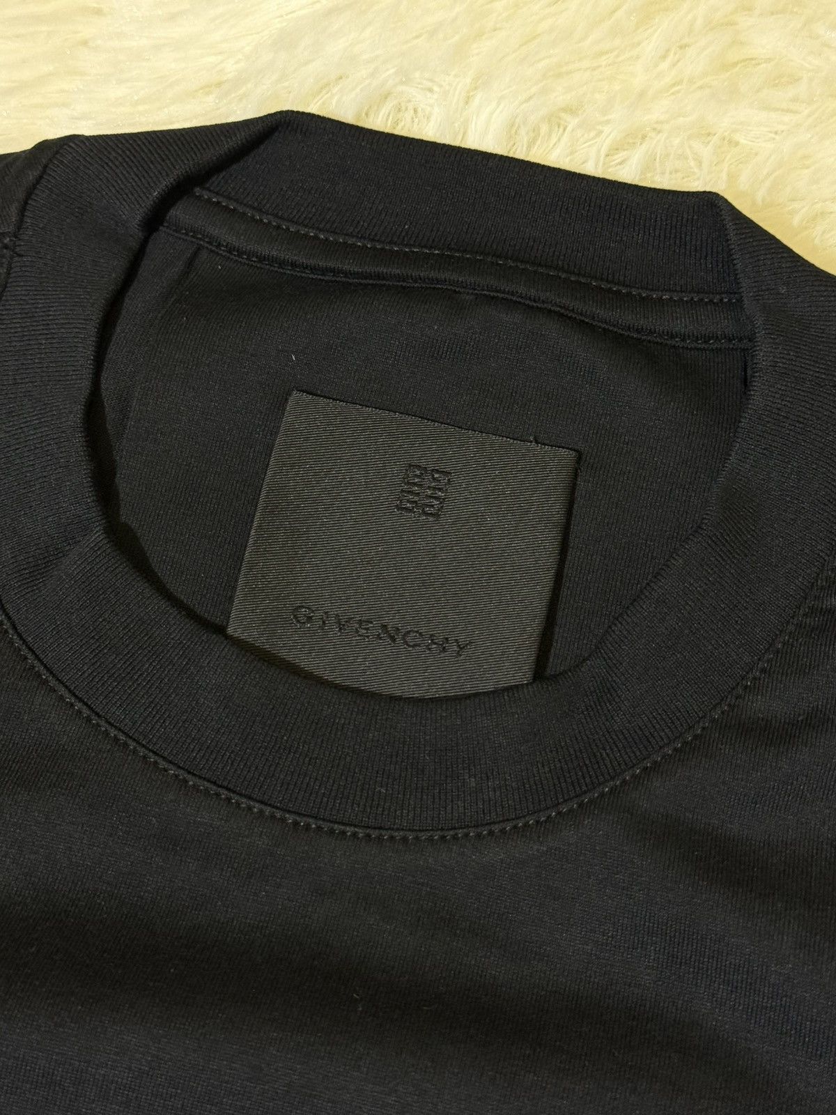 Givenchy Givenchy black t shirt Size US XS / EU 42 / 0 - 3 Thumbnail