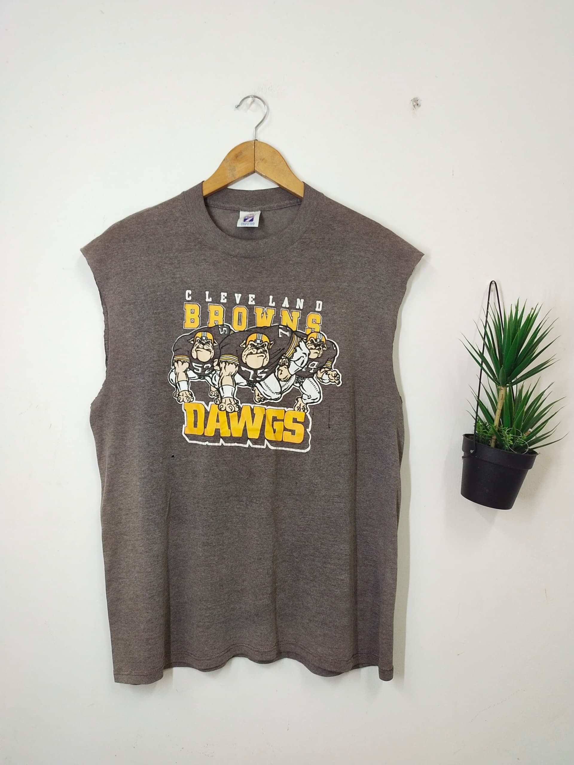 Logo 7 Vintage 90s Cleeveland Browns Dawgs Rugby sleeveless tee Size US XL / EU 56 / 4 - 1 Thumbnail
