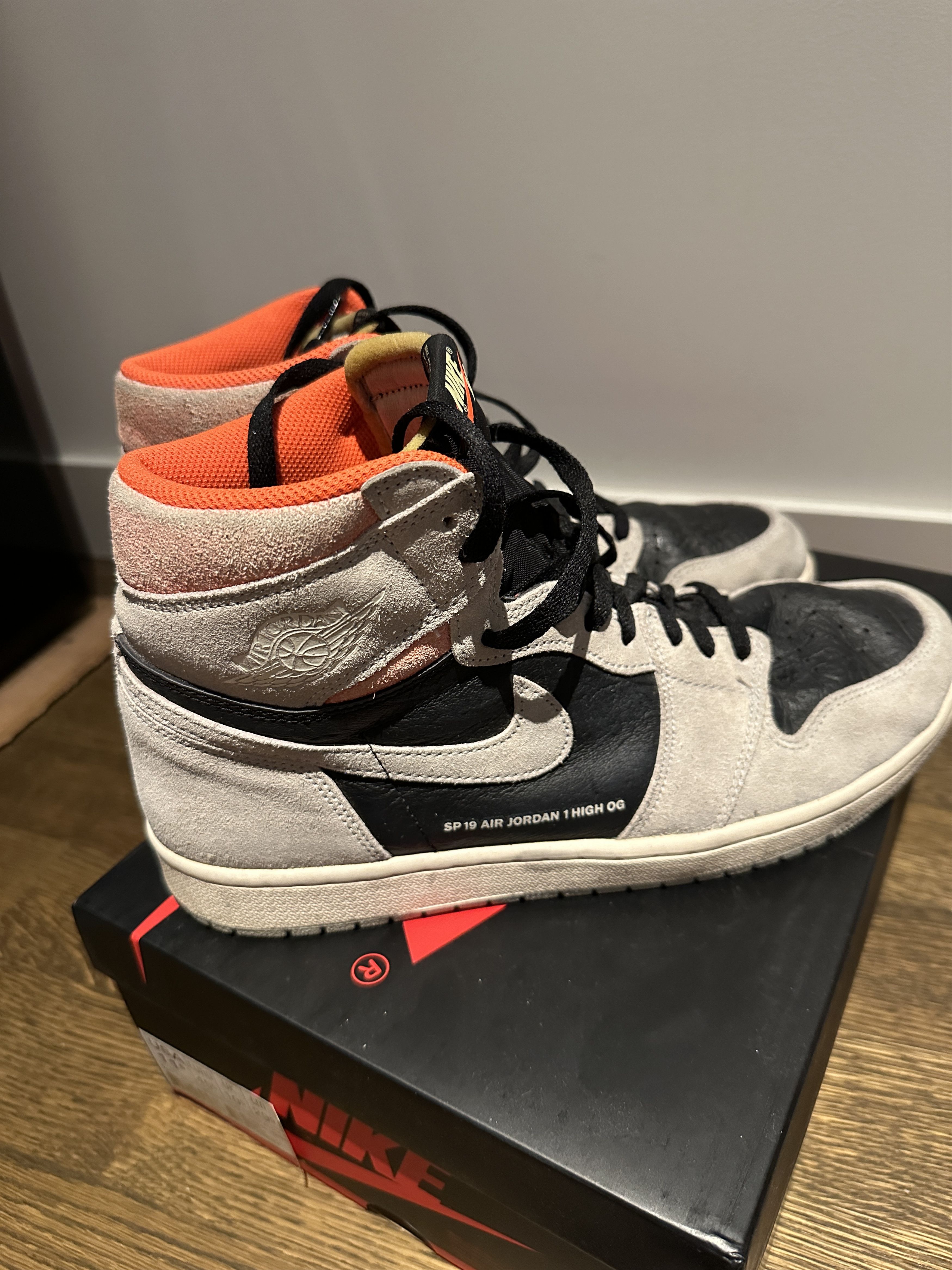Nike Air Jordan 1 Retro High Neutral Grey 2019 Size US 11.5 / EU 44-45 - 4 Thumbnail
