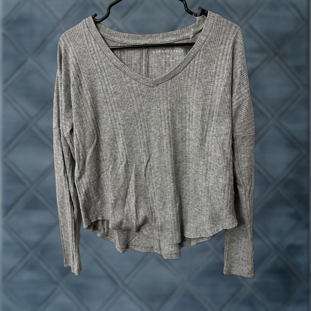 Vintage Aéropostale Gray Women's Medium Long Sleeve Lightweight V-Neck Sweater Size M / US 6-8 / IT 42-44 - 1 Thumbnail