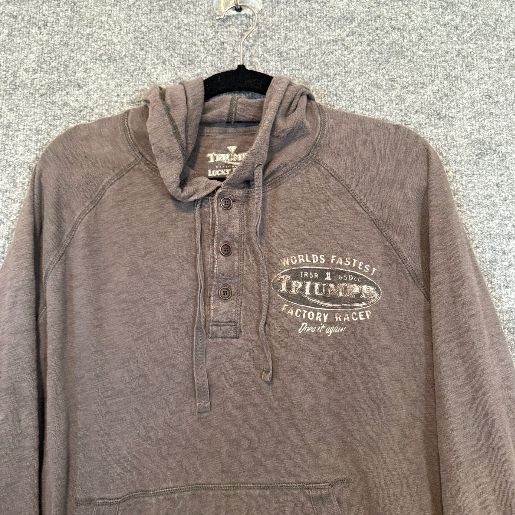 Lucky Brand Lucky Brand x Triumph Hoodie Mens Medium Brown Henley Speed Twin Racing Machines Size US M / EU 48-50 / 2 - 4 Thumbnail