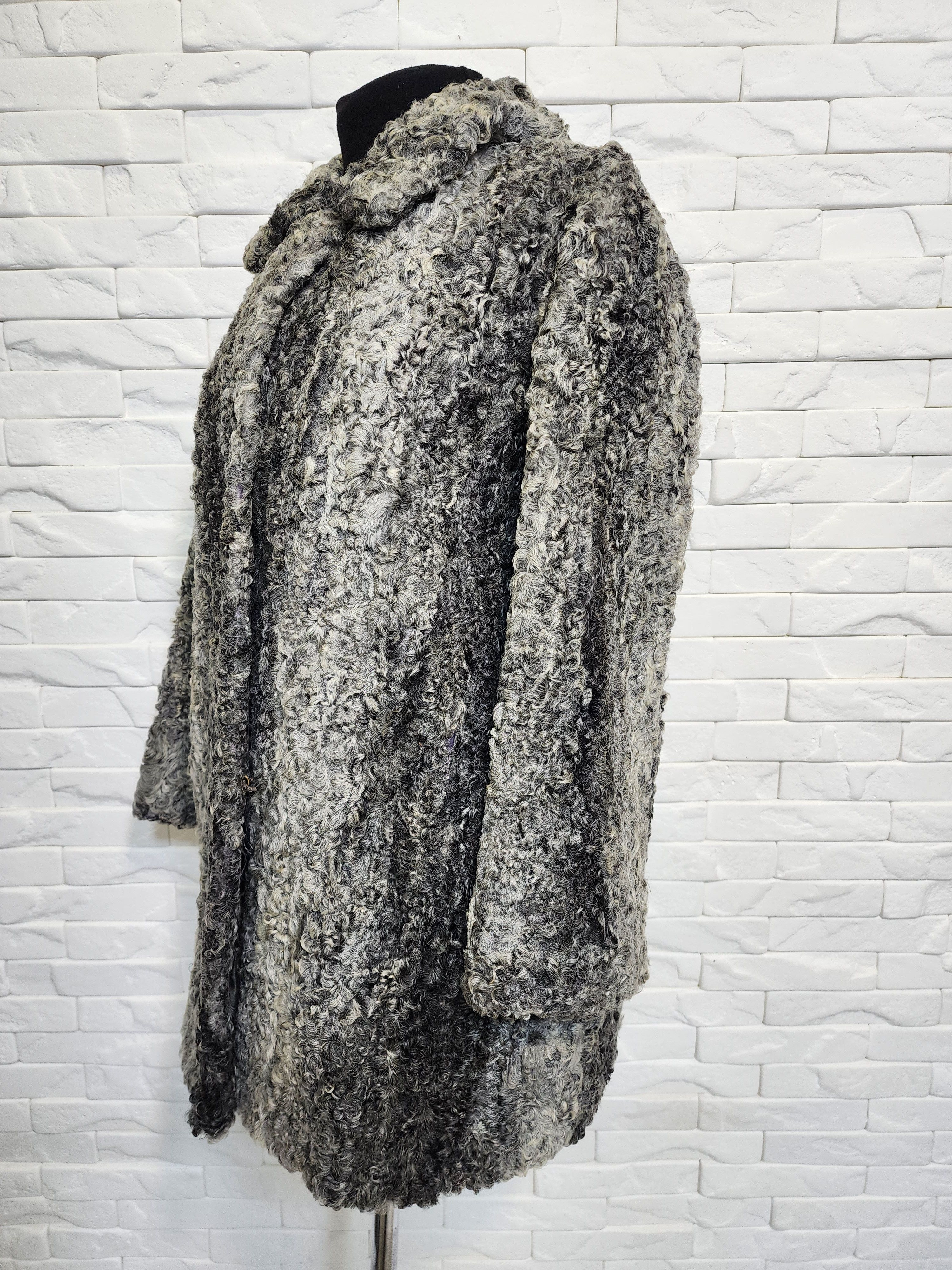 Furla Gray Sheep Fur Coat: Women's Vintage Outerwear Size XL / US 12-14 / IT 48-50 - 2 Thumbnail