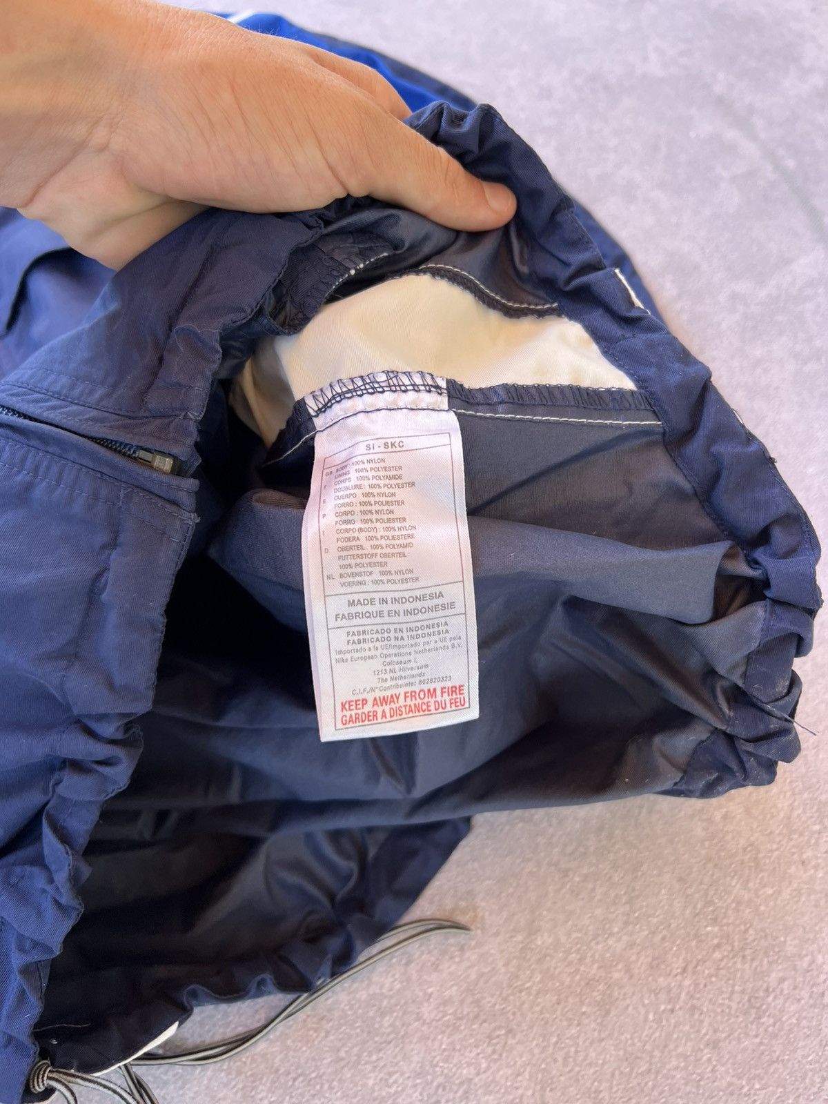 Nike Vintage Nike Blue Waterproof Windbreaker Jacket – Size M/L Size US L / EU 52-54 / 3 - 7 Thumbnail