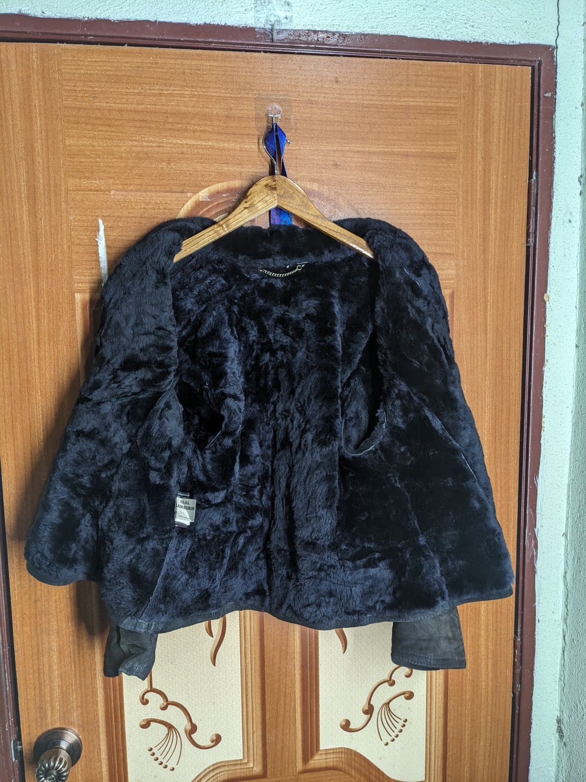 Vintage LAMBSKIN FUR JACKET MADE IN ENGLAND Size M / US 6-8 / IT 42-44 - 3 Thumbnail