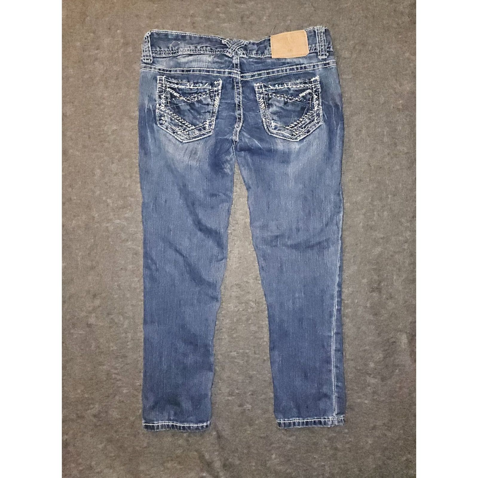 Vintage VINTAGE Amethyst Skinny Capris Juniors 0 Ultra Low Rise Blue Distressed Embroidered Jeans Capris Womens Girls 22 in Inseam 0 Size ONE SIZE - 6 Thumbnail
