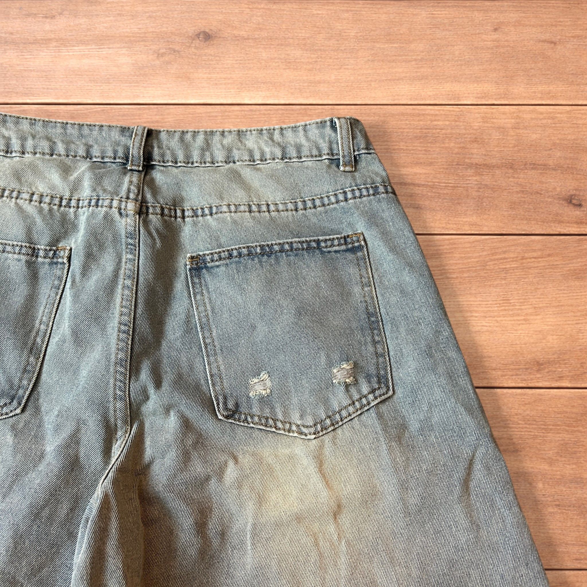 Japanese Brand Baggy wide leg denim shorts jorts with fade in light blue. Size US 34 / EU 50 - 4 Thumbnail