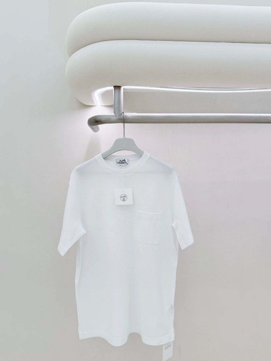 Hermes Hermes White Pocket Short Sleeve T-shirt S - dmc Size US S / EU 44-46 / 1 - 1 Thumbnail