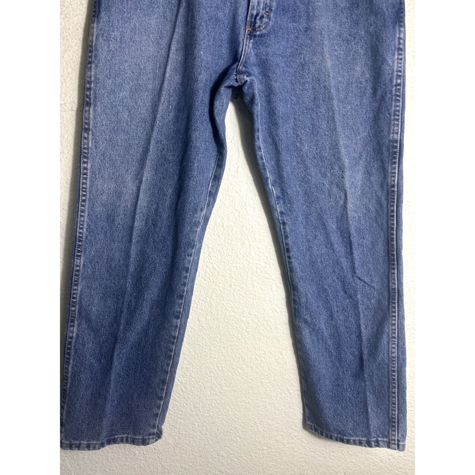 Wrangler VINTAGE Wrangler Jeans Medium Wash 36x29 Men Straight USA Blue 36 Mens jeans Straight wash USA Made In USA Size US 36 / EU 52 - 2 Thumbnail