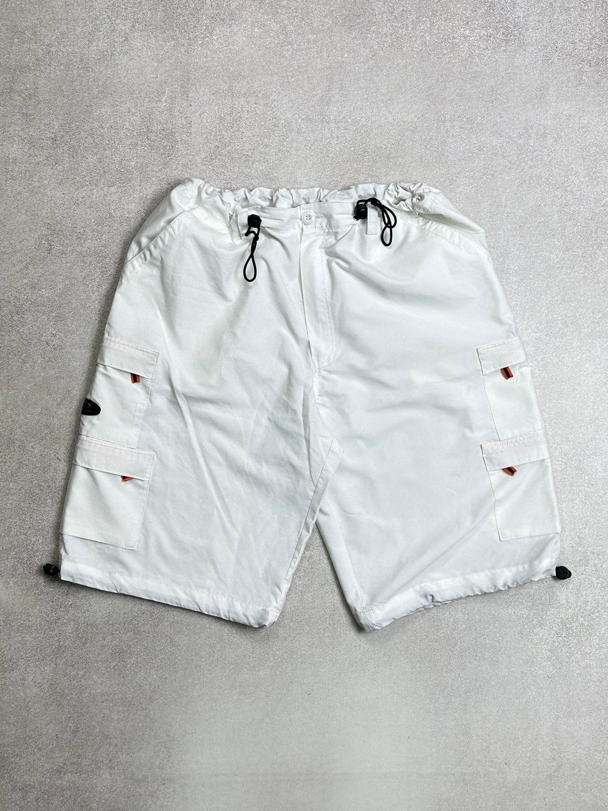 Vintage Vintage 90s Oakley Nylon Adjustable Shorts Jorts White M Size US 32 / EU 48 - 2 Thumbnail