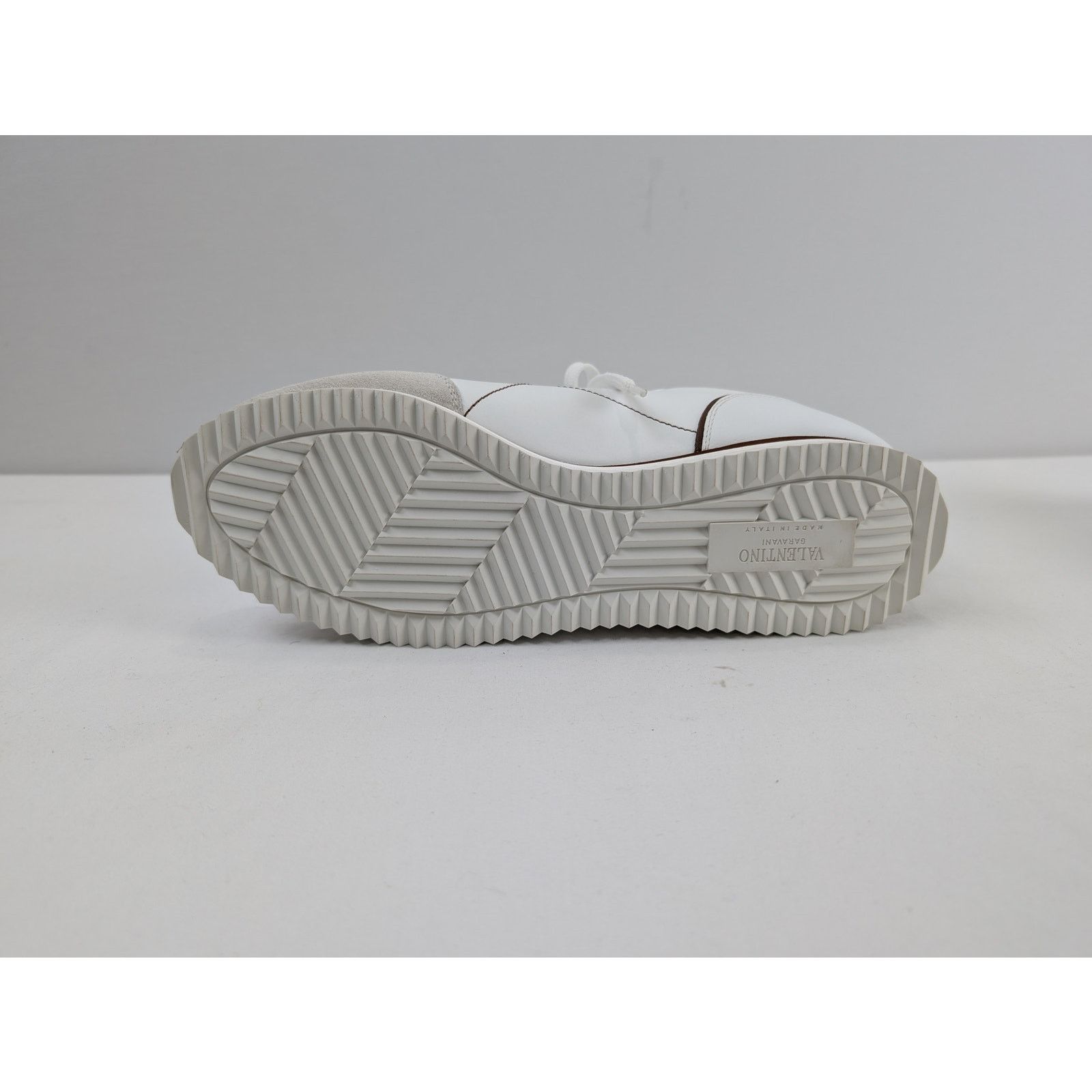 Valentino o1rshd1 Stud-around Sneakers in Leather in White Size US 9 / EU 42 - 12 Thumbnail