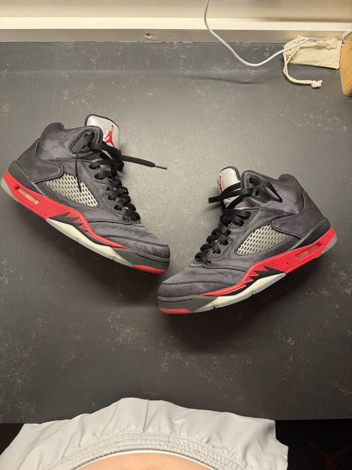 Jordan Brand Jordan 5 Satin Bred Size US 8.5 / EU 41-42 - 1 Thumbnail