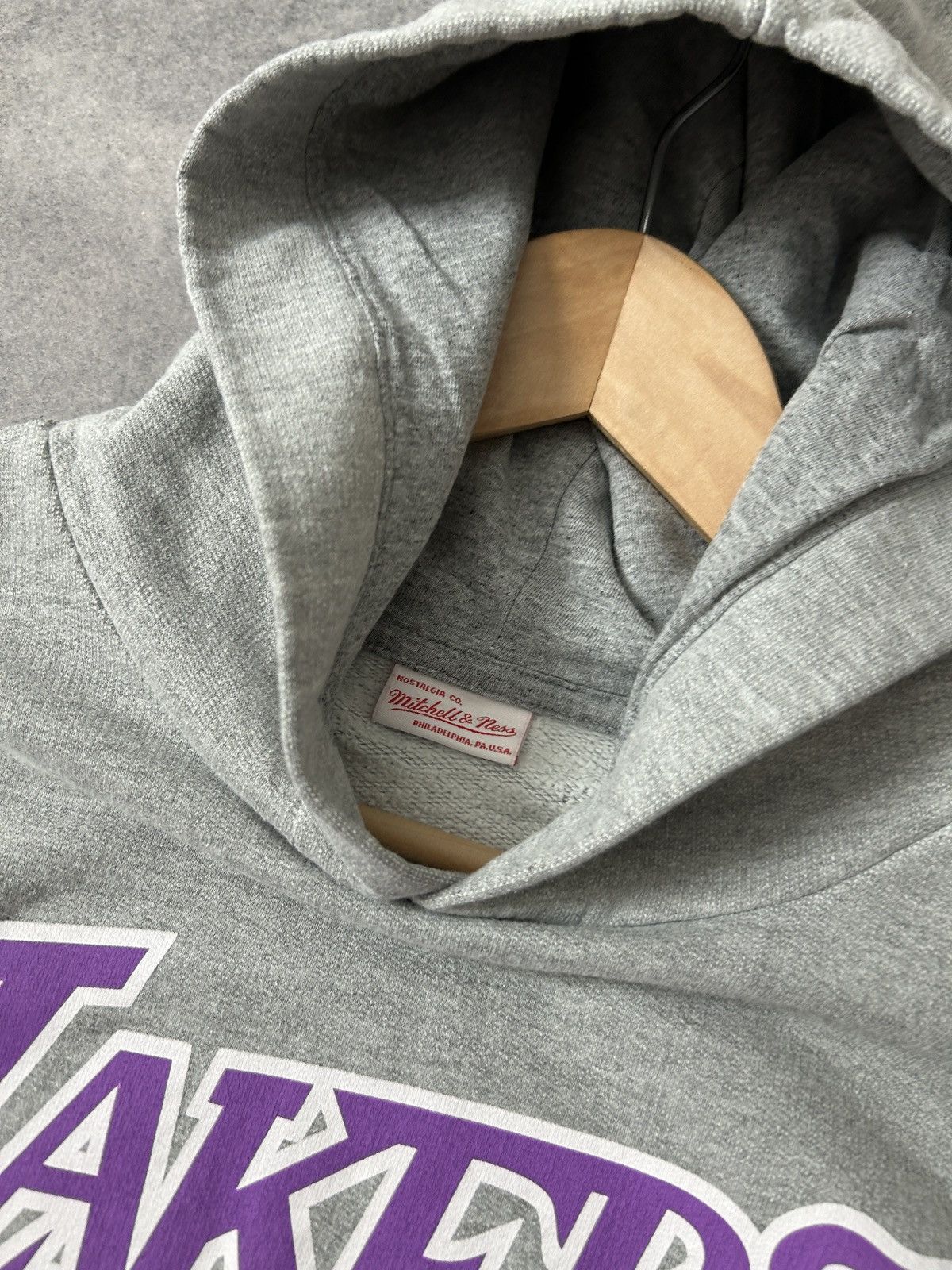Mitchell & Ness Mitchell&Ness Big Logo Lakers Johnson 32# hoodies grey mens Size US M / EU 48-50 / 2 - 6 Thumbnail