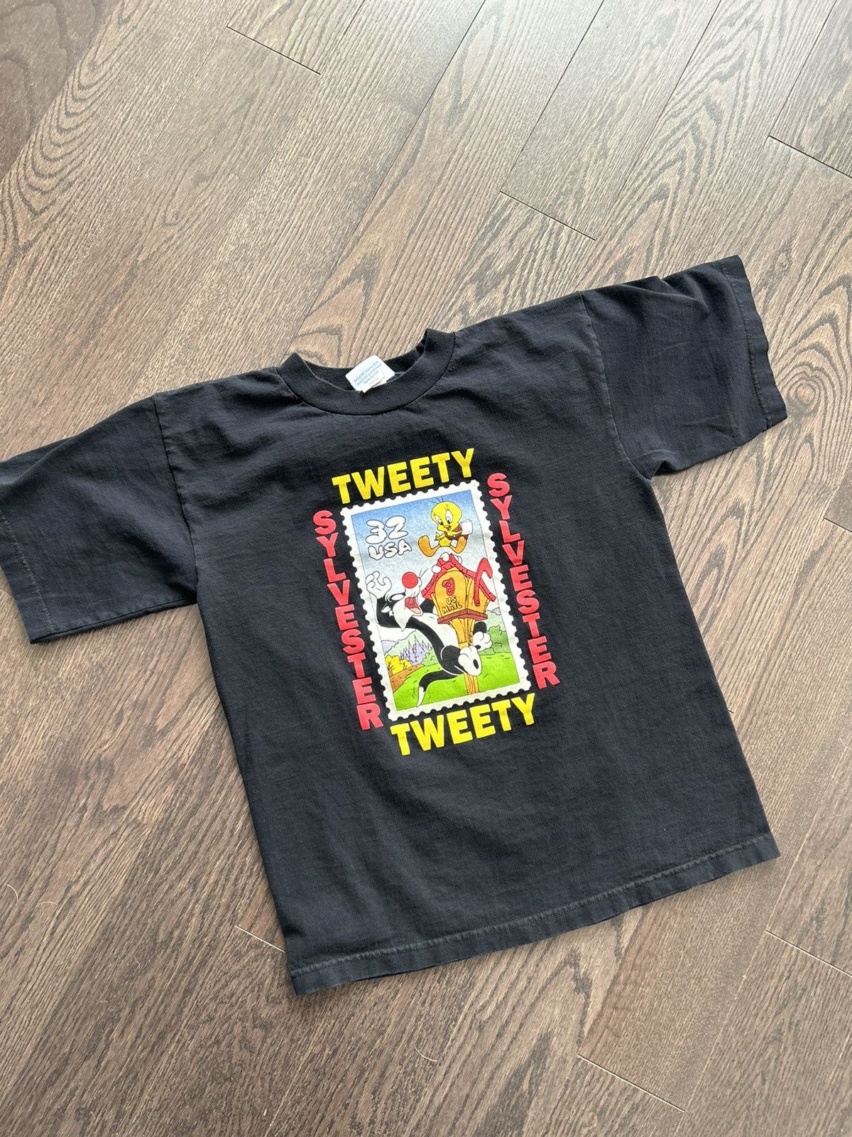 Vintage × Warner Bros Vintage 1997 Looney Tunes Rare Postal Service Edition Size US S / EU 44-46 / 1 - 2 Thumbnail
