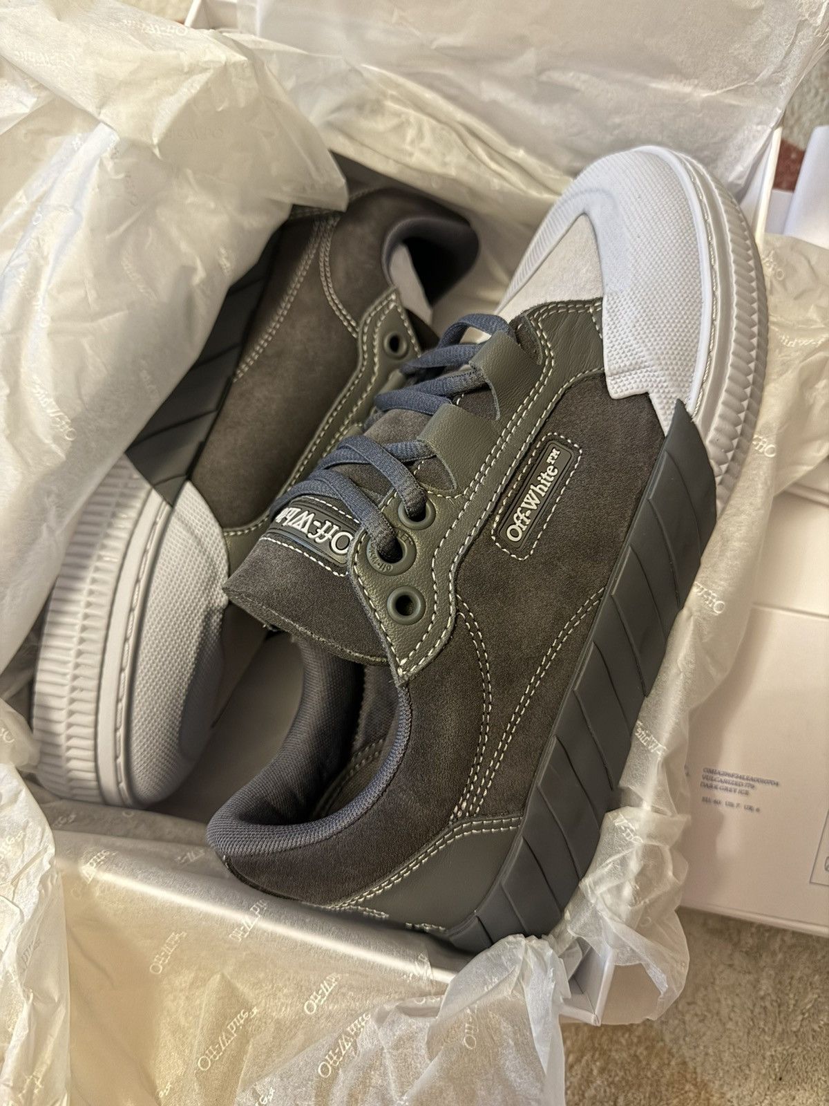 Off White Vulcanized 779