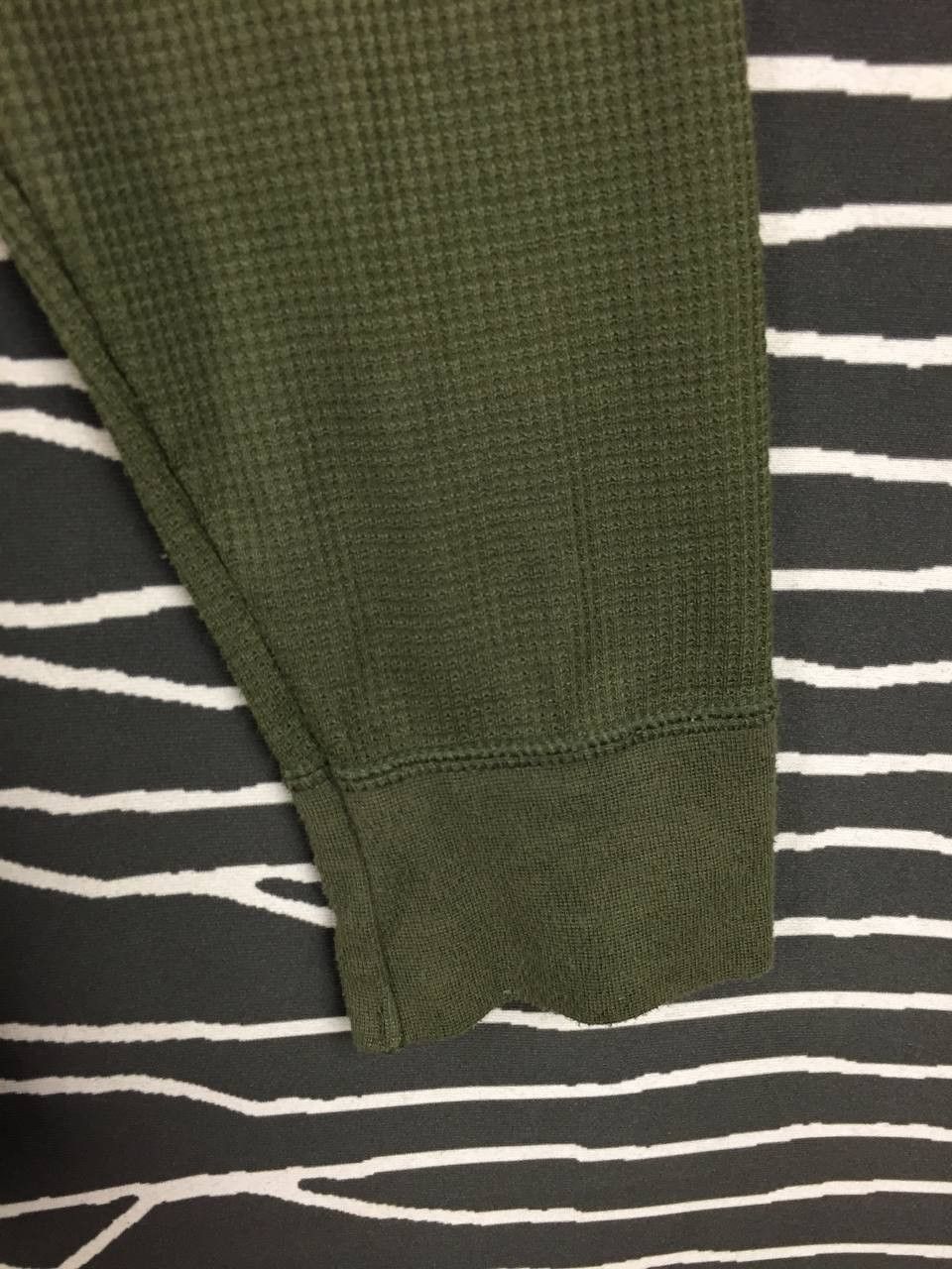 GU GU Japan Waffle Knit Olive Green Long Sleeve Henley Tee Size US M / EU 48-50 / 2 - 4 Thumbnail