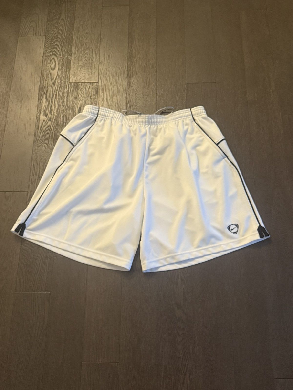 Nike Vintage Nike 90’s Basketball Shorts Size US 34 / EU 50 - 2 Thumbnail