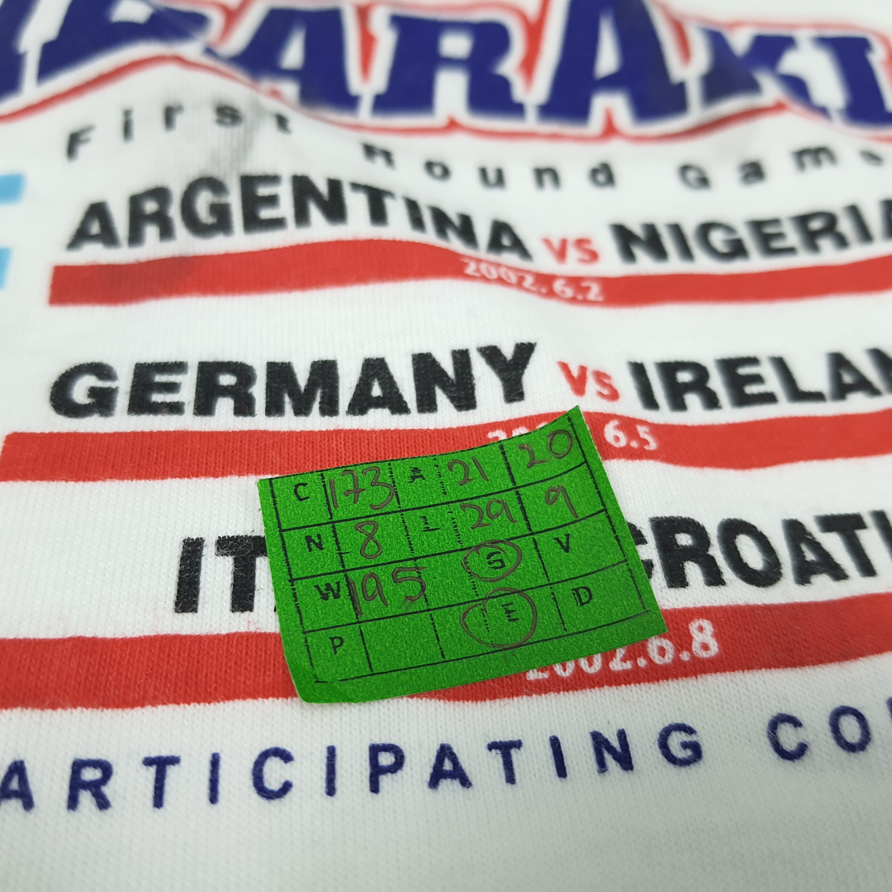 Vintage Vintage 2002 FIFA World Cup Korea Japan Football Tshirt Size US L / EU 52-54 / 3 - 7 Thumbnail
