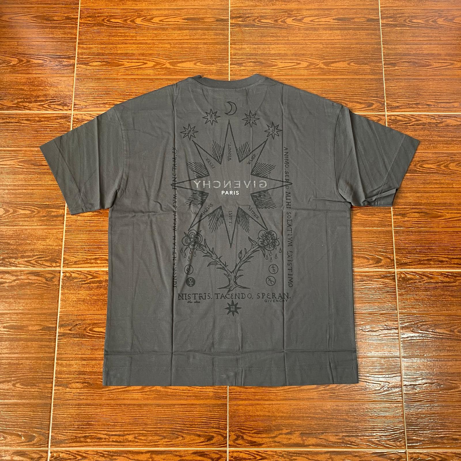 Givenchy Black Tarot Print Reverse Logo T-Shirt Size US L / EU 52-54 / 3 - 9 Thumbnail