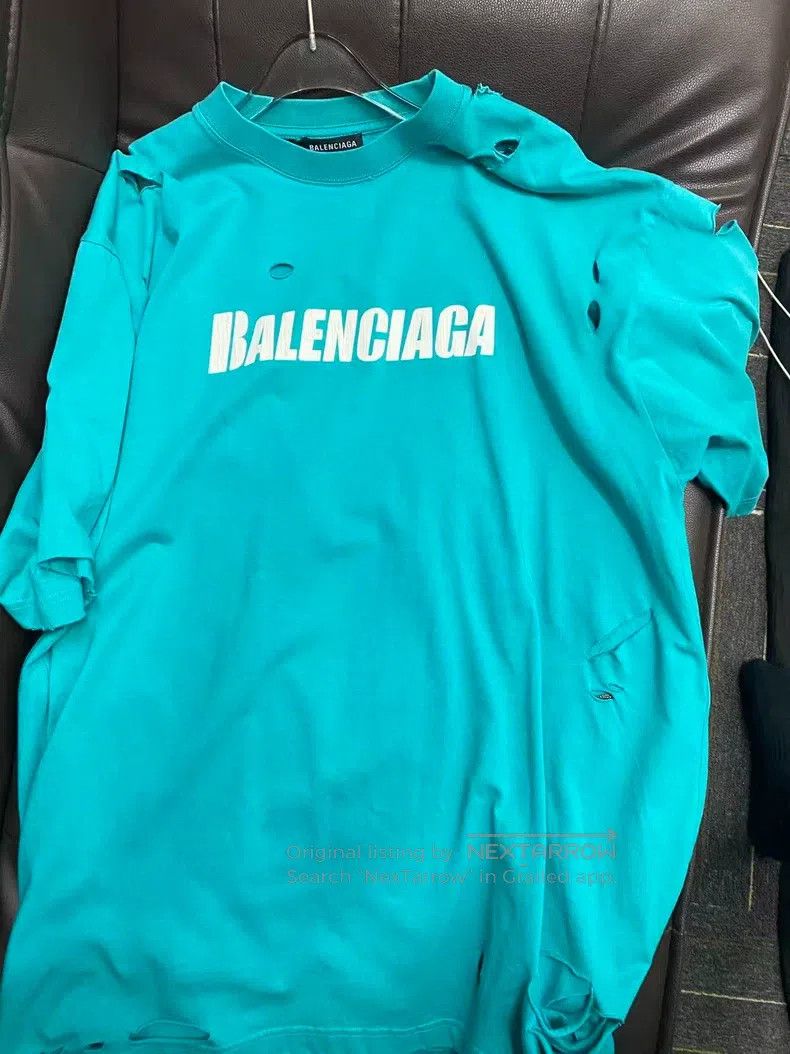 Balenciaga Balenciaga Lake Blue Hole Short Sleeve T-shirt, S Size US S / EU 44-46 / 1 - 1 Thumbnail