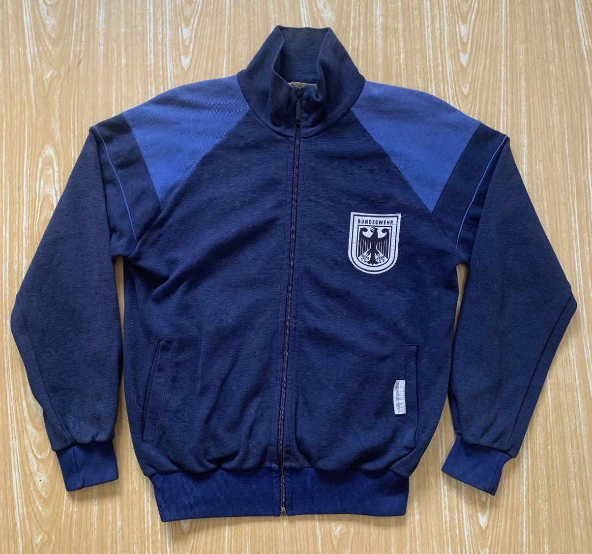 Vintage Vintage West Germany Bundeswehr Track Jacket Military Issue Size US M / EU 48-50 / 2 - 2 Thumbnail
