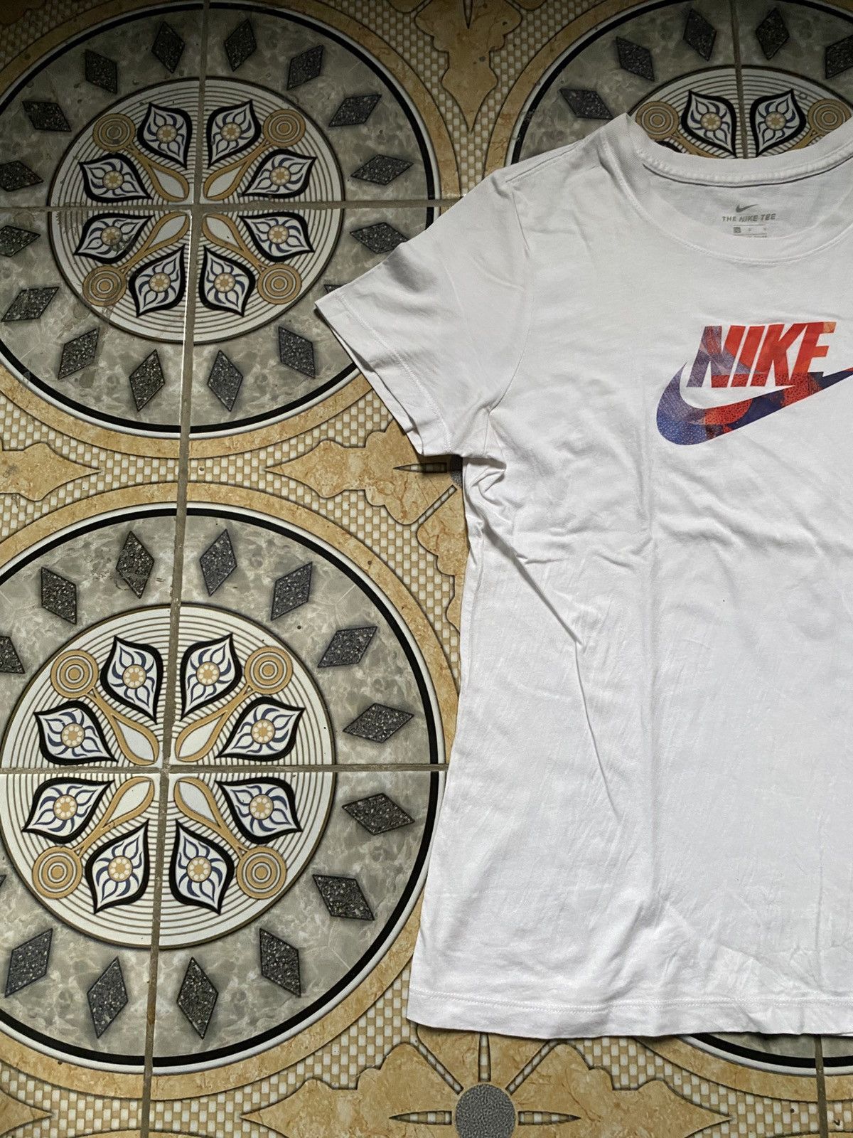 Nike Nike Women’s Summer 1 Short Sleeve T-Shirt White BQ3709-100 Size S / US 4 / IT 40 - 3 Thumbnail