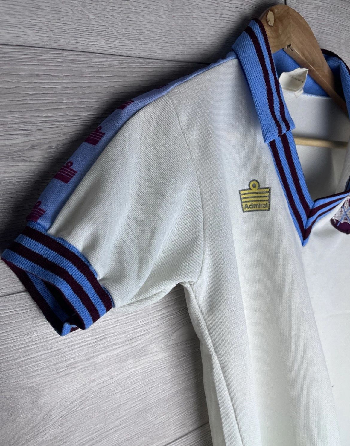 Vintage vintage soccer jersey West Ham United 1977/78 Admiral retro Size US S / EU 44-46 / 1 - 9 Thumbnail