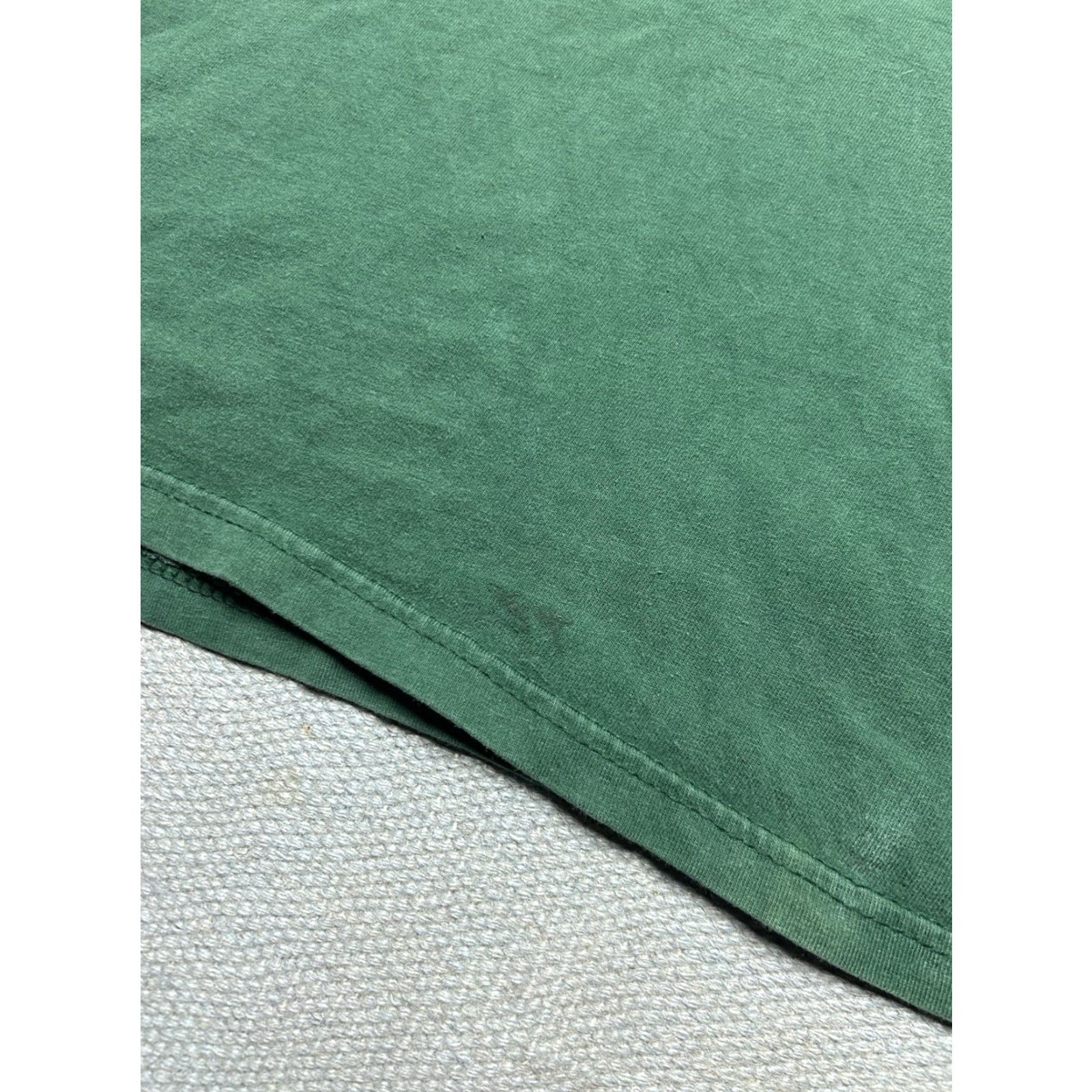 Hanes VINTAGE Hanes T-Shirt Forest Green 90s Beefy Cotton Large Men Regular Size L Womens/Mens? (Note: Gender at end per rules) Size US L / EU 52-54 / 3 - 3 Thumbnail